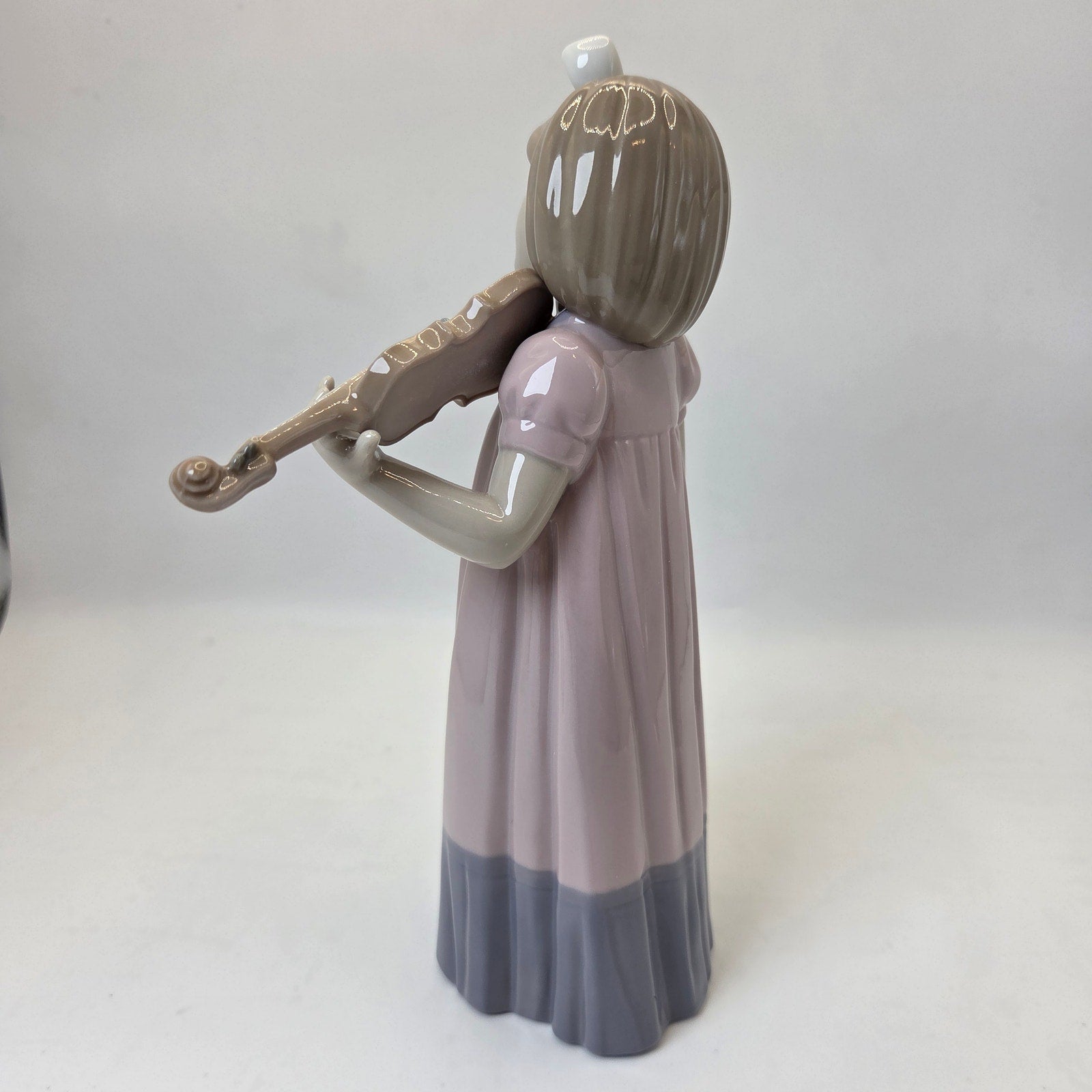 NAO by Lladro Girl With Violin #1034 Porcelain Figurine Spain Boxed 7.5"