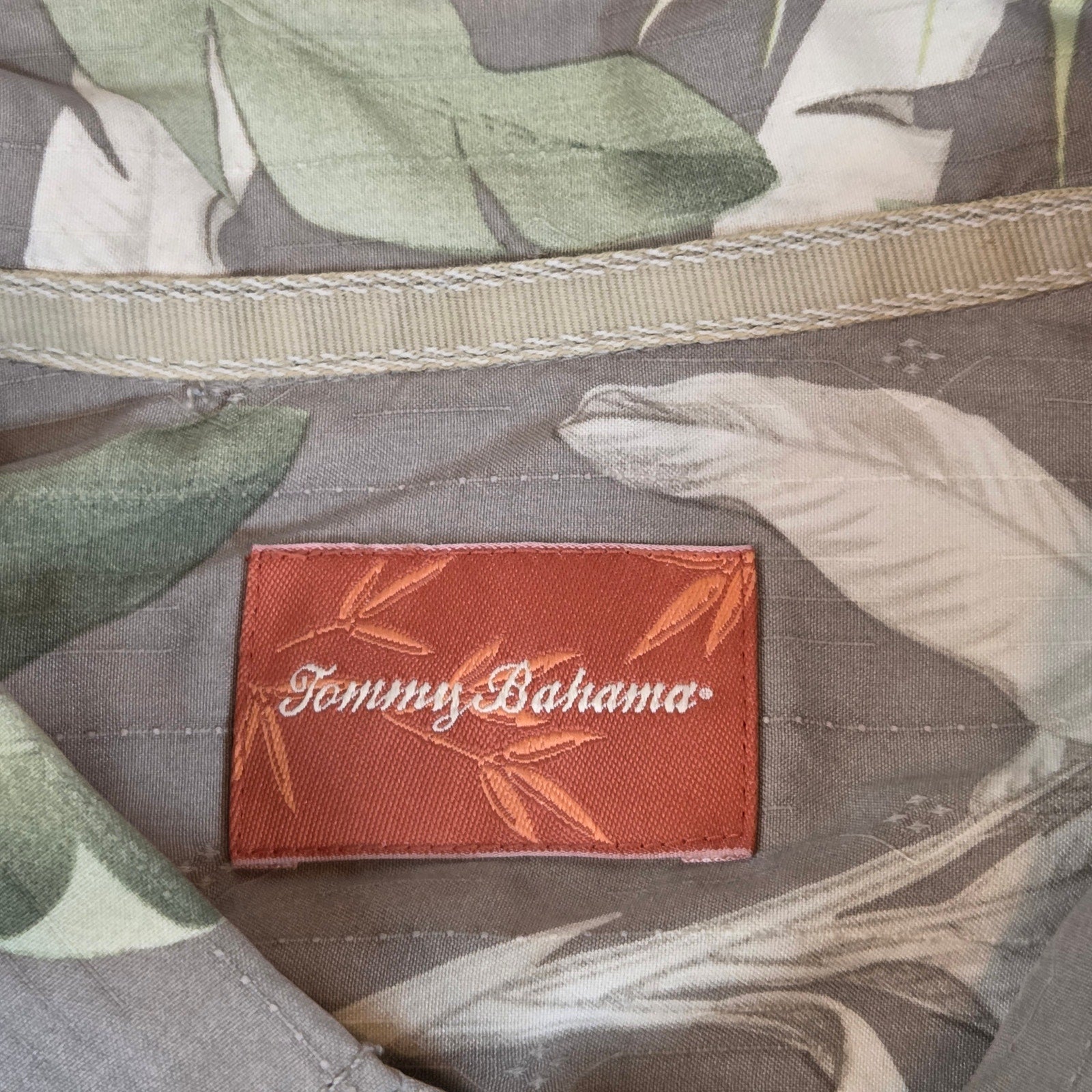 Vintage Tommy Bahama Relax Silk Camp Shirt Men’s L Palm Leaf Hawaiian Top