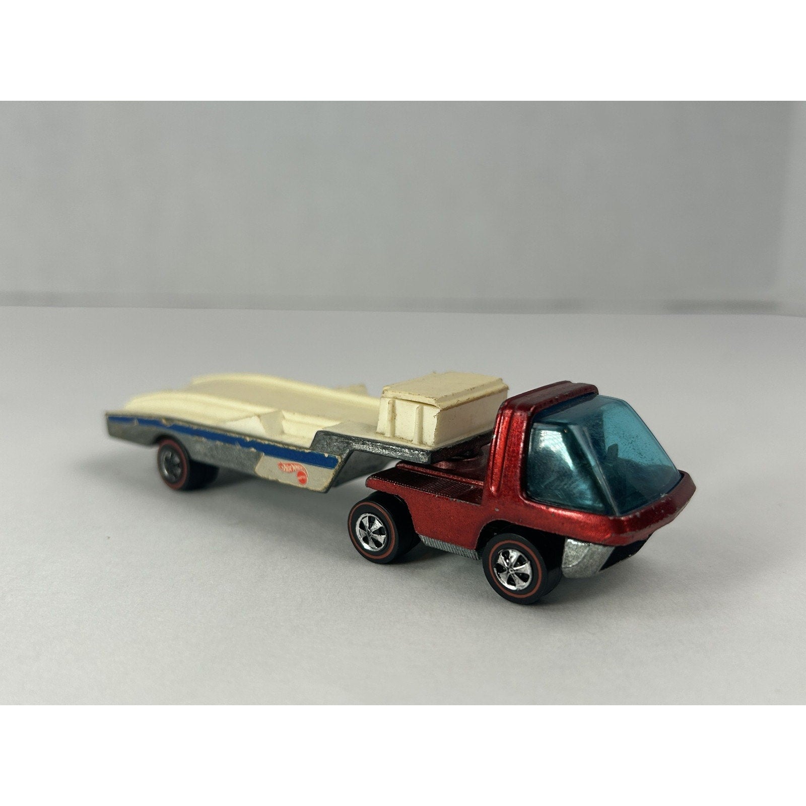 Vintage Hot Wheels 1970 The Heavyweights Redline Car Hauler