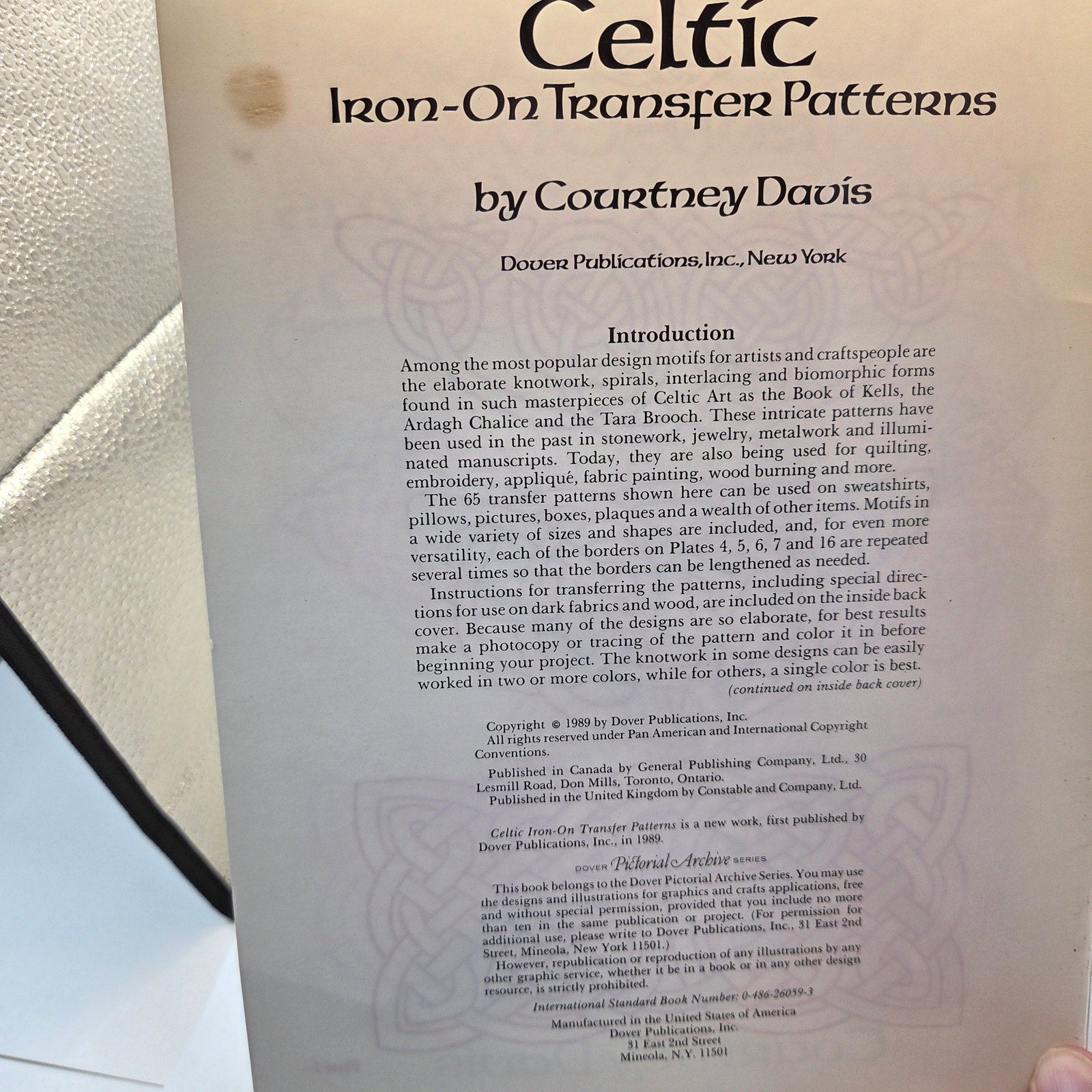 Celtic Iron-On Transfer Patterns Courtney Davis 1989 Dover Craft Book Vintage