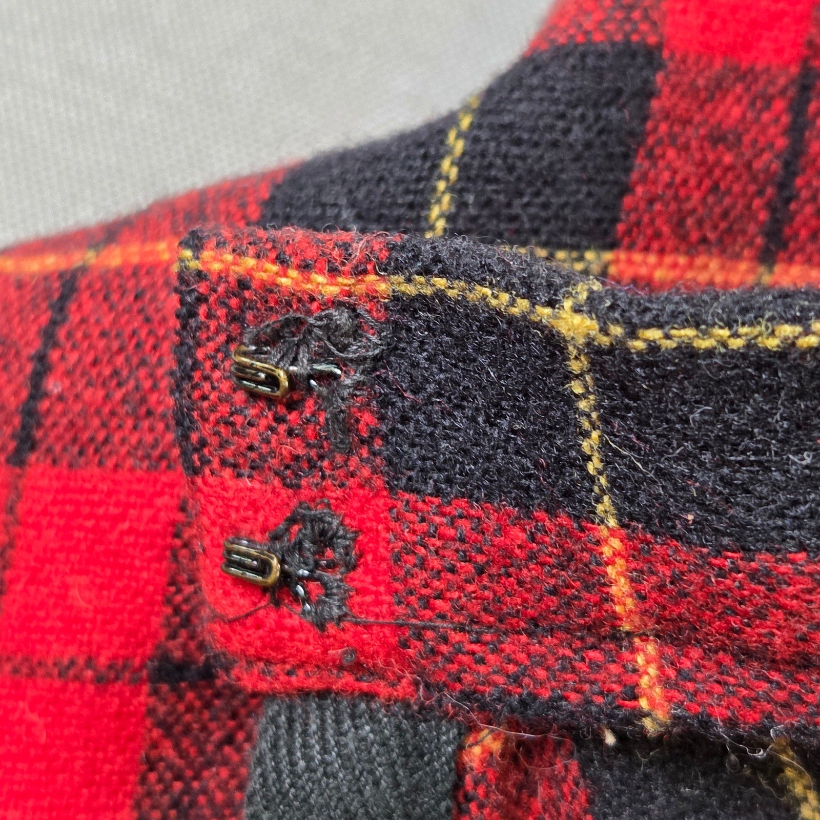 Vintage Red Black Plaid Circle Skirt Tartan A Line Wool Blend 25 In Hook Closure