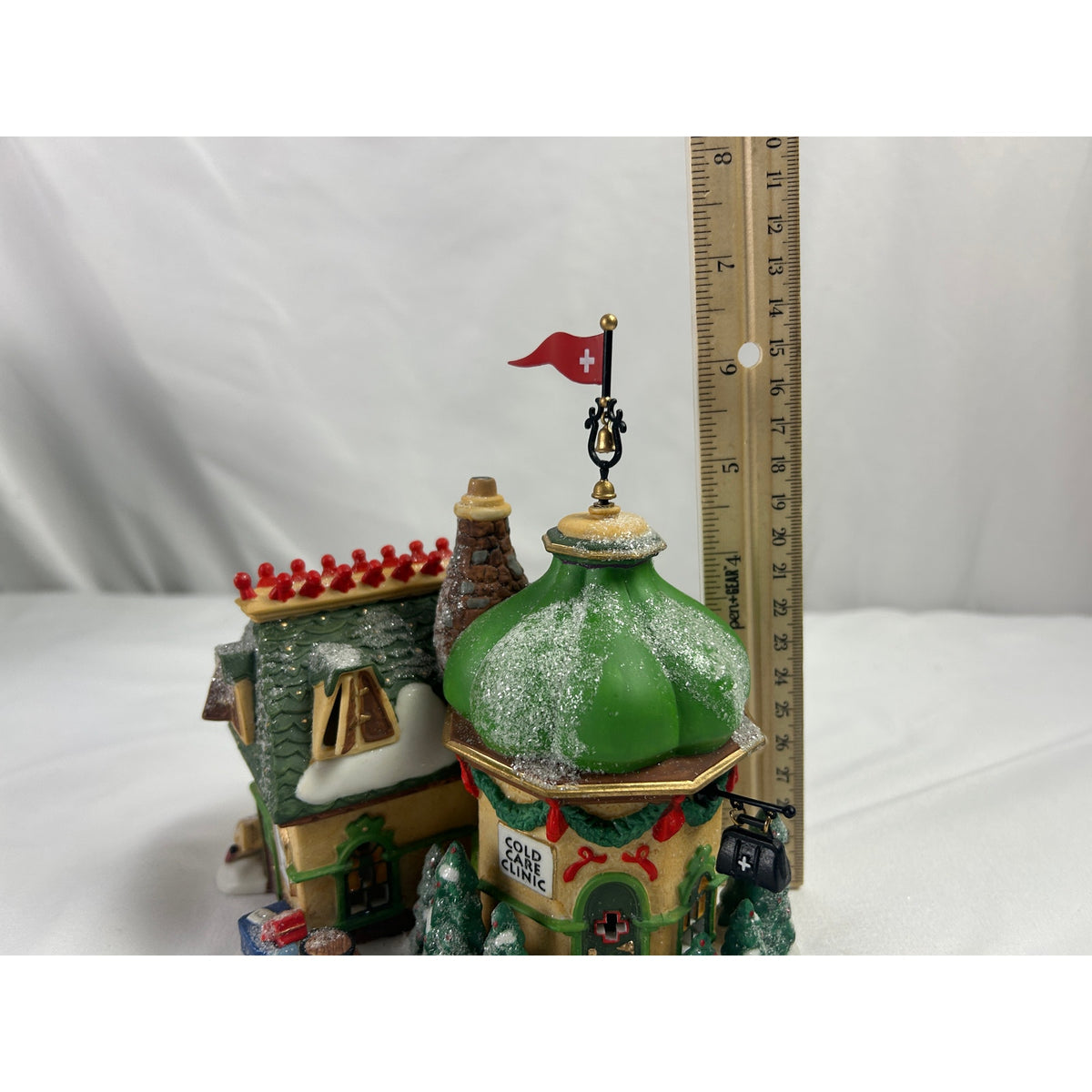 Dept 56 Cold Care Clinic 56703 North Pole Elf Land Lighted Retired 1999 Box