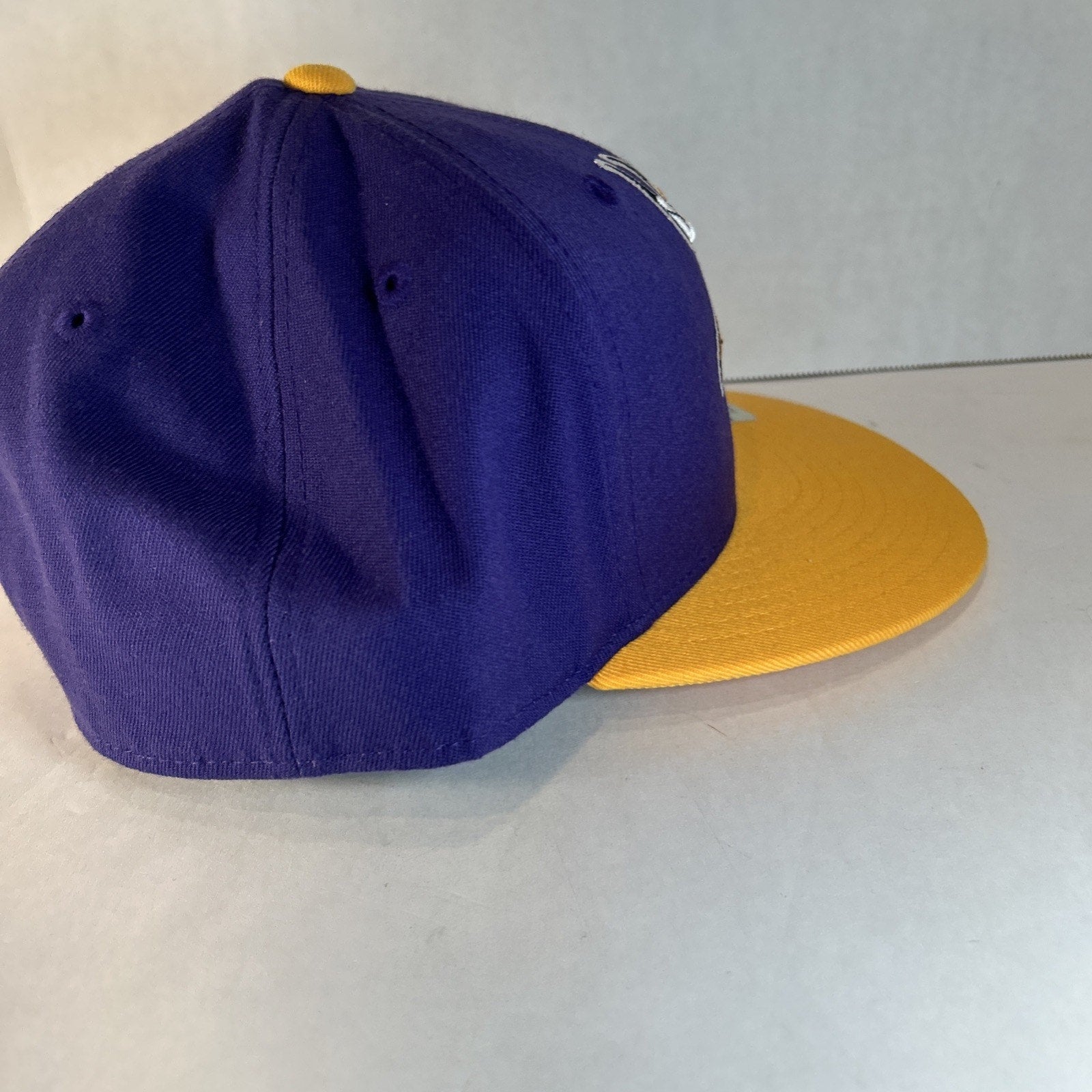 Minnesota Vikings Reebok NFL Fitted Cap Purple Gold Size 7 3/4 Hat Retro Style
