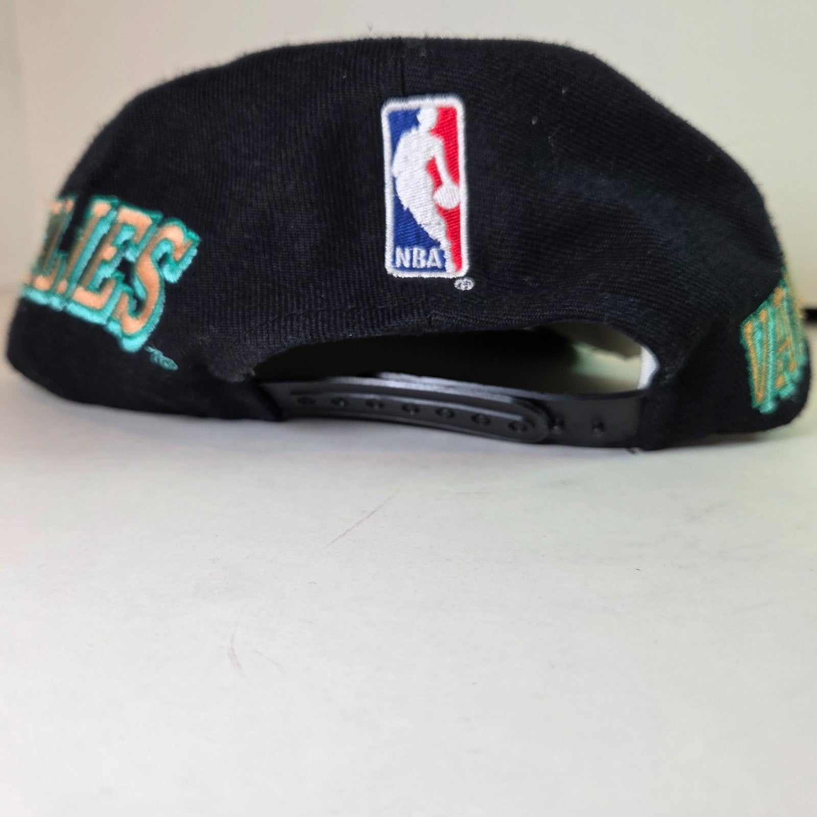Vintage 1994 Vancouver Grizzlies Sports Specialties Snapback Hat NBA