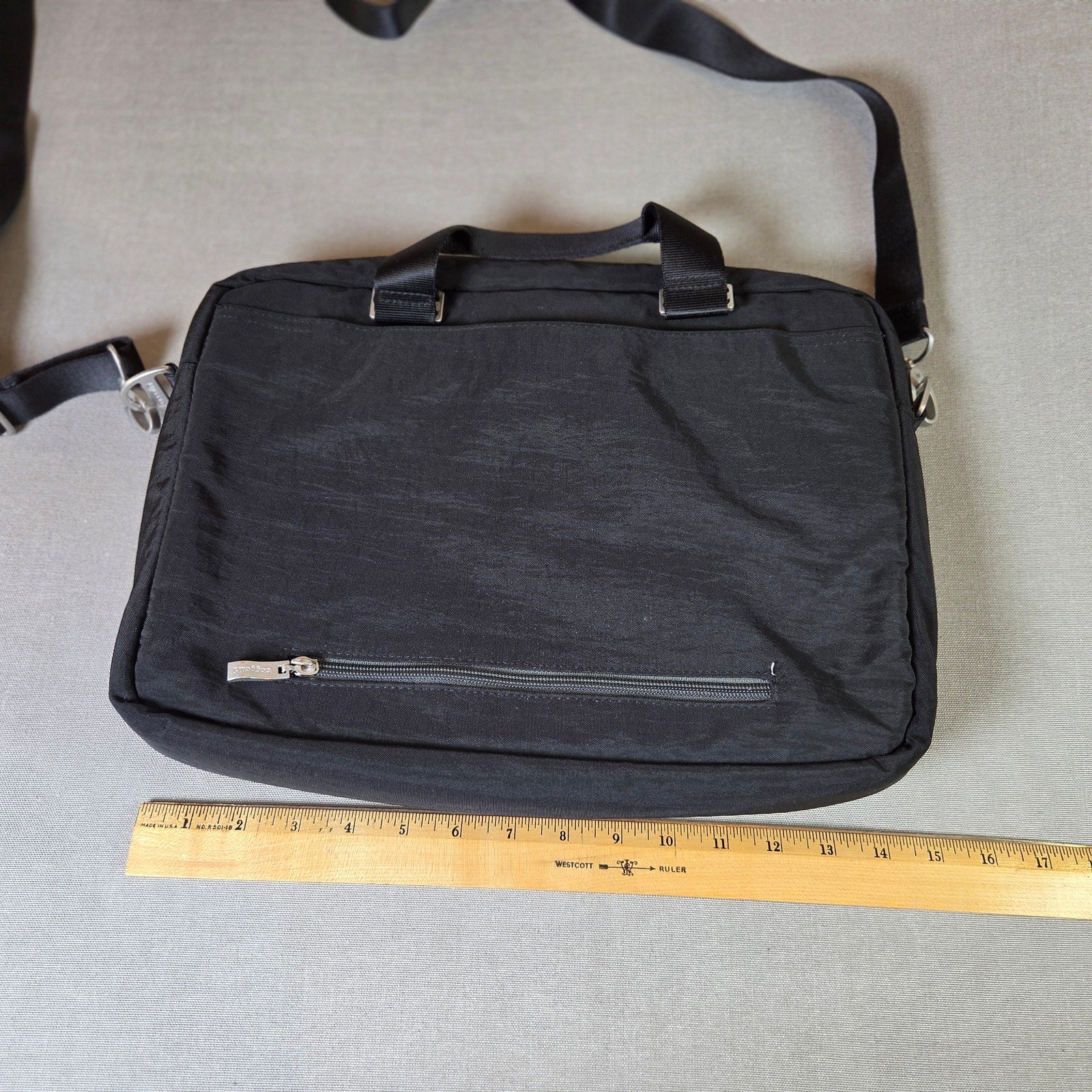 Baggallini Large Black Nylon Crossbody Laptop Travel Bag Organizer