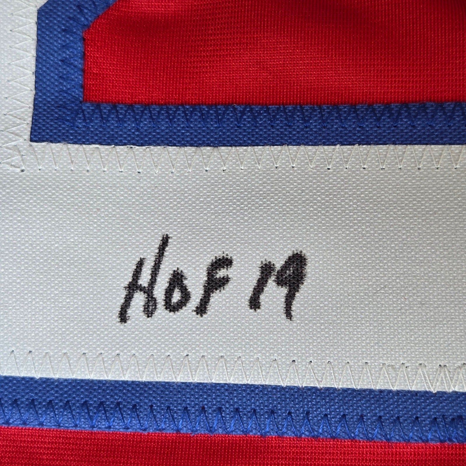Guy Carbonneau "HOF 19" Signed Montreal Canadiens Custom Jersey Beckett Witness