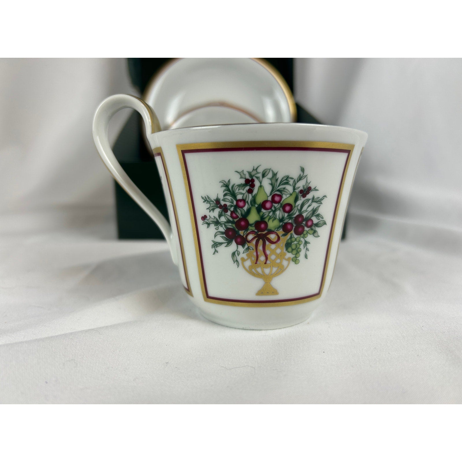 Bing Grondahl Holiday Collection 1997 Cup Saucer Tea Plate Set Denmark