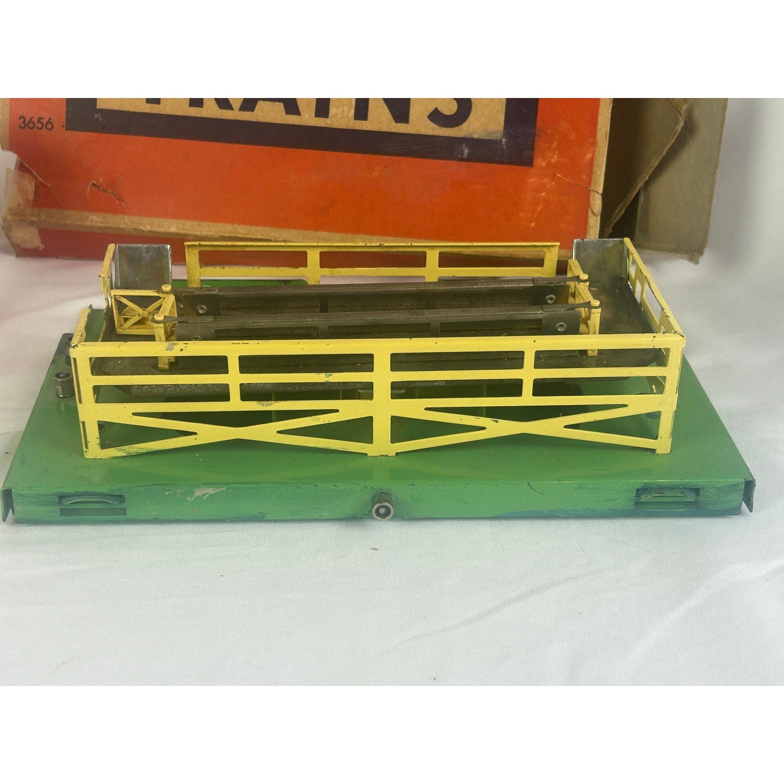 Vintage Lionel 3656 Stockyard Cattle Car Set w Ramp Cows Box Lot