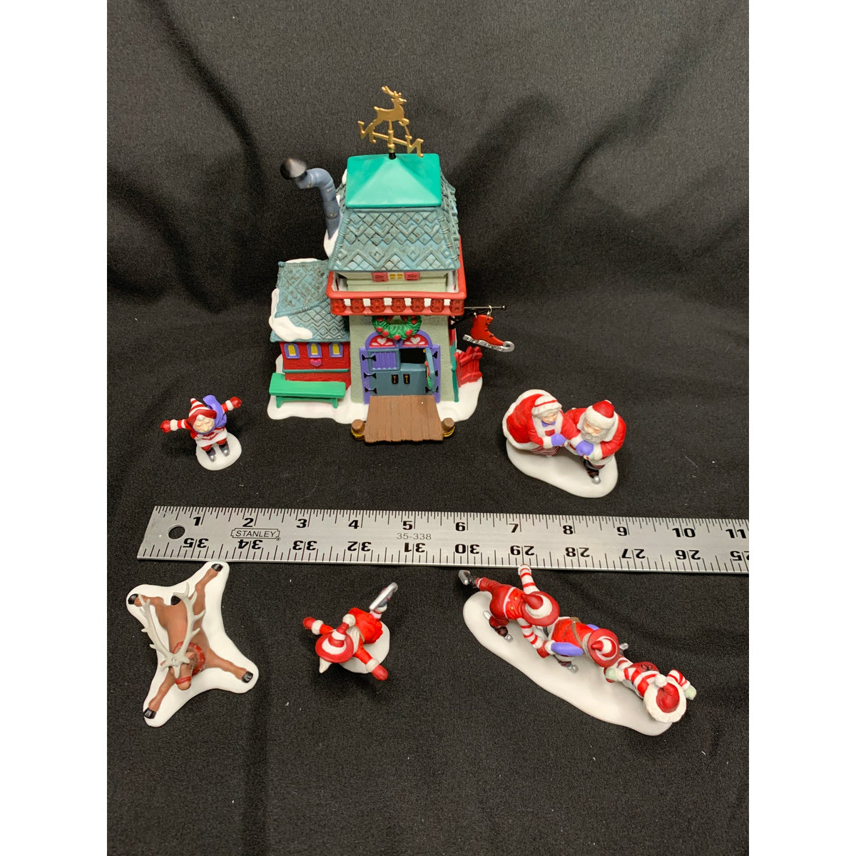 Dept 56 Peppermint Skating Party 56363 North Pole Village Set of 6 Retired