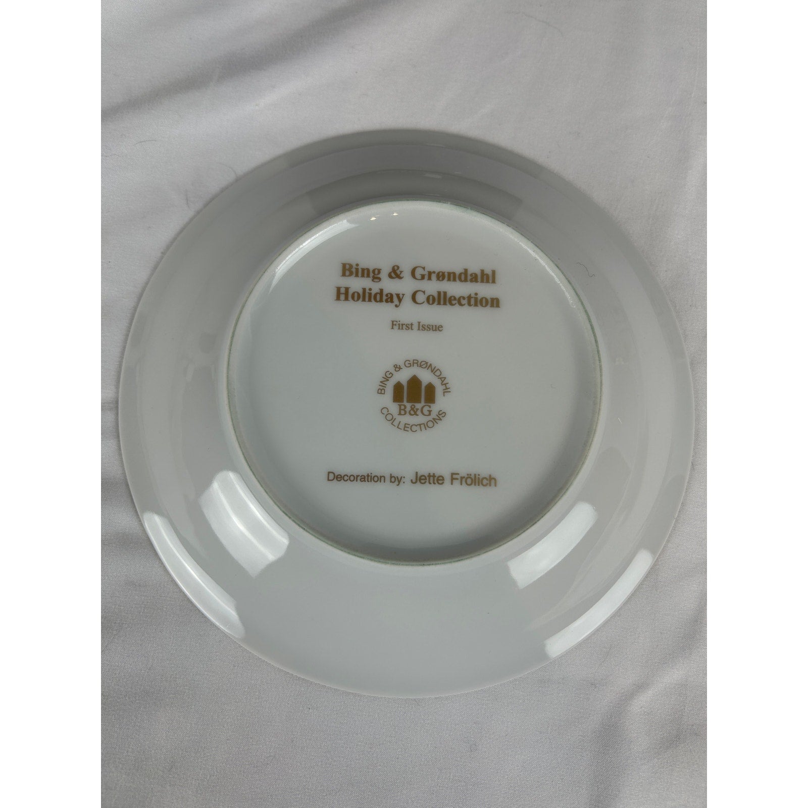 Bing Grondahl Holiday Collection 1997 Cup Saucer Tea Plate Set Denmark