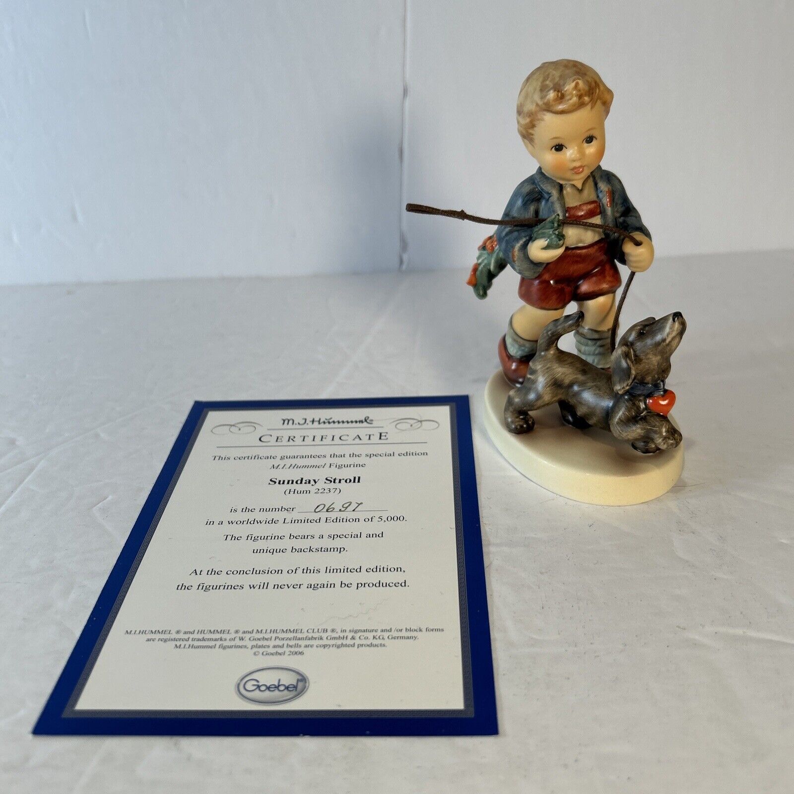 MI Hummel Heart of Hummel Set of 4 LE Figurines + Tin COA #0697/5000