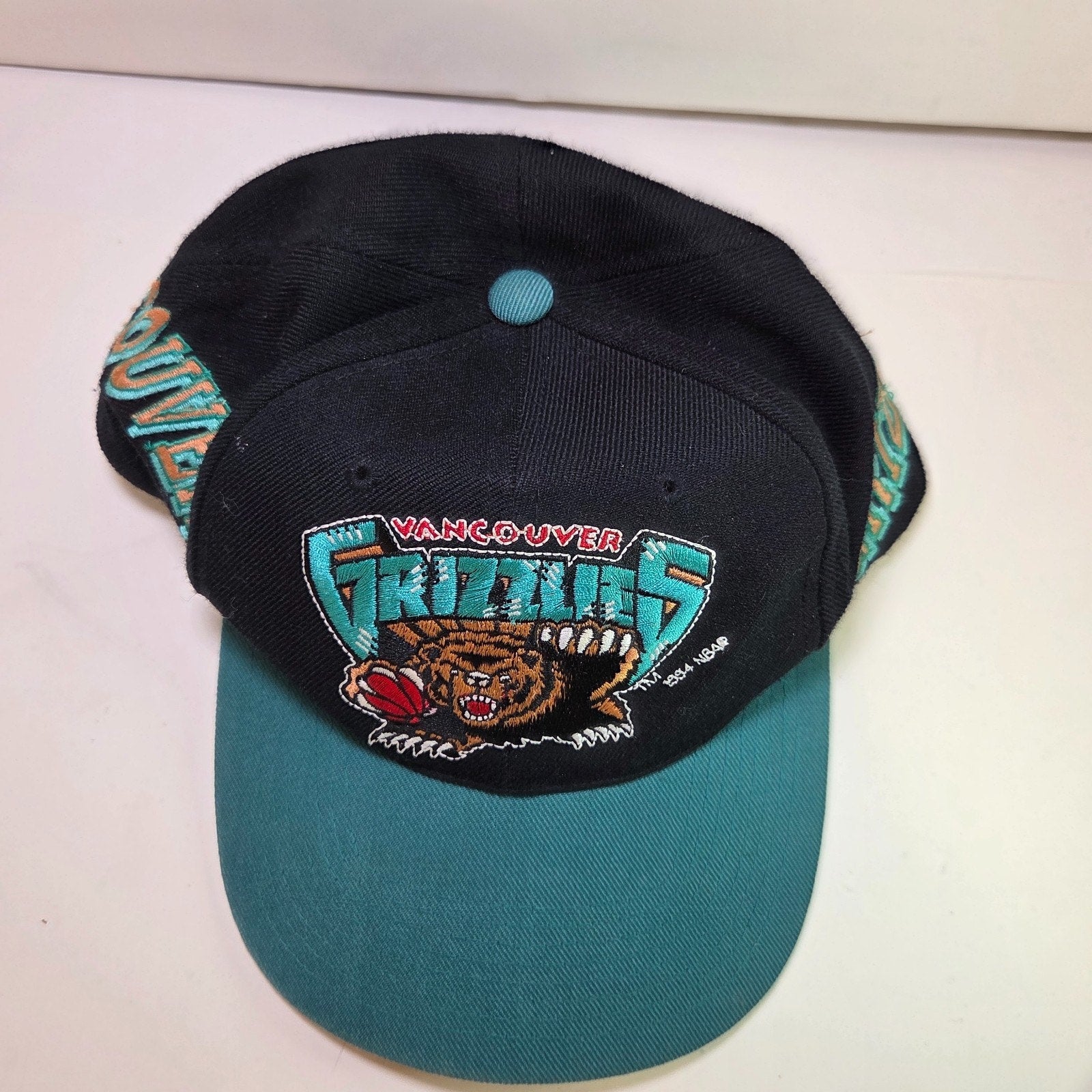 Vintage 1994 Vancouver Grizzlies Sports Specialties Snapback Hat NBA