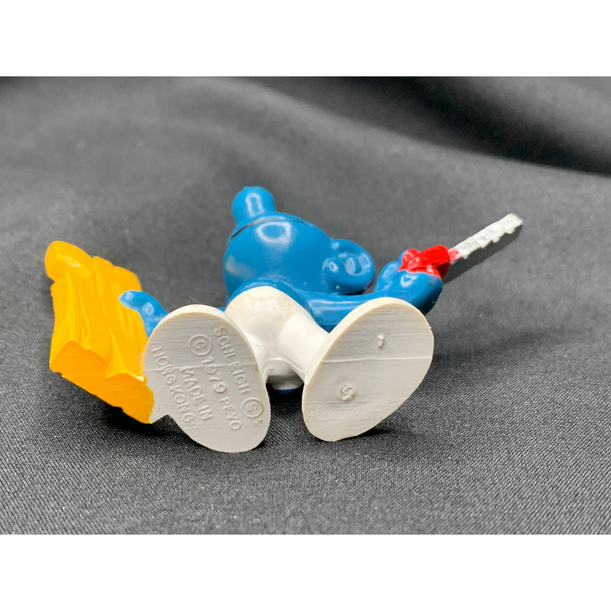 1979 Schleich Peyo Handy Smurf Carpenter Saw Wood #20112 Hong Kong Vintage