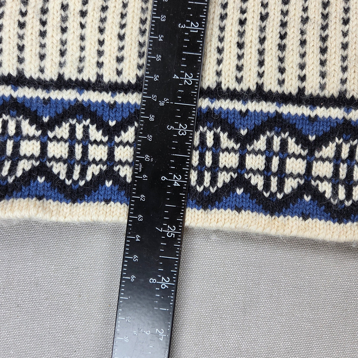 Dale of Norway Classic Wool Sweater Mens M Norwegian Knit Metal Clasps