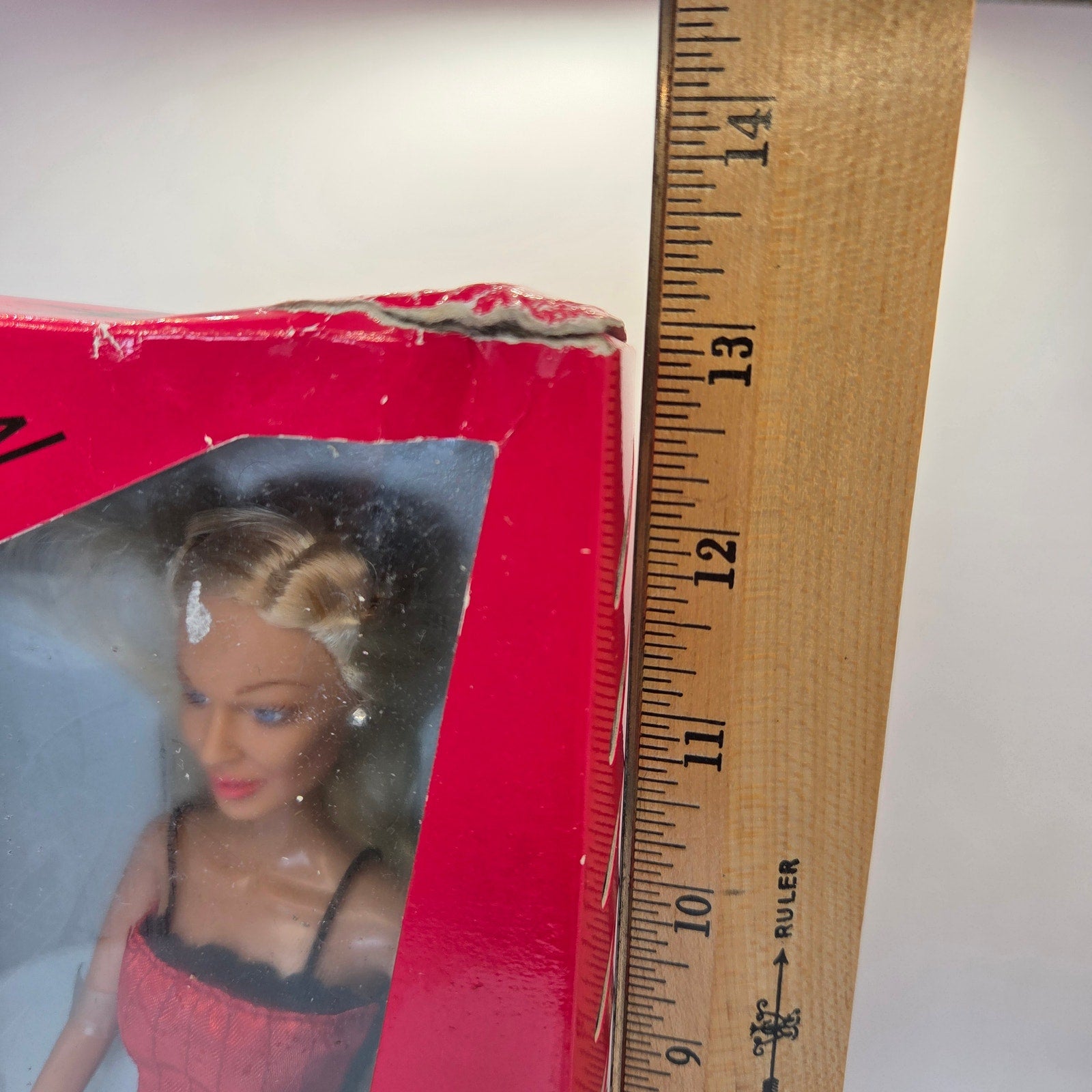 Kylie Minogue Signed 2003 World Music Awards Doll JSA CK20914 Jakks Pacific