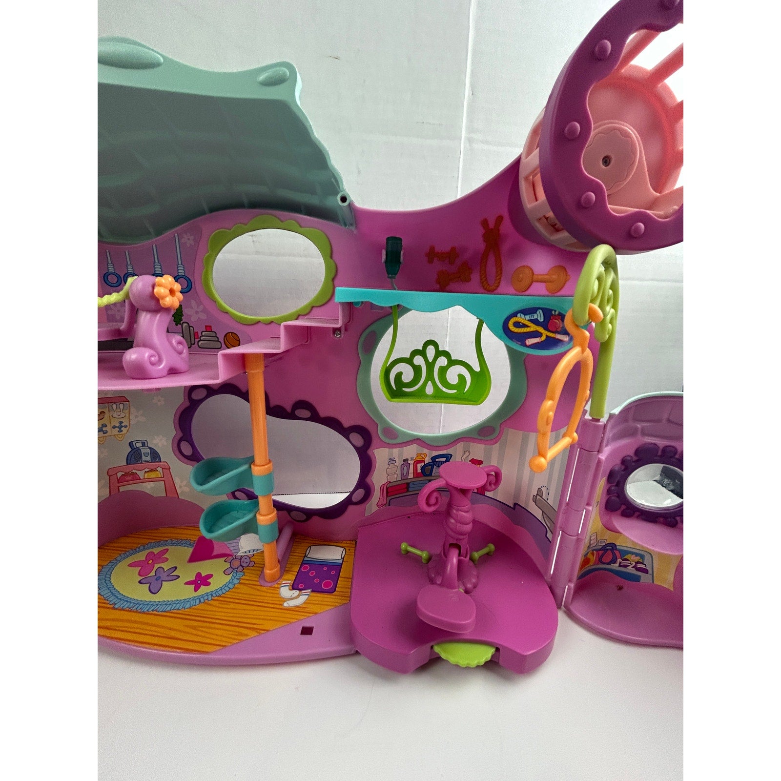 Littlest Pet Shop Round Pink Playset House with Accessories – 2000s Hasbro Toy