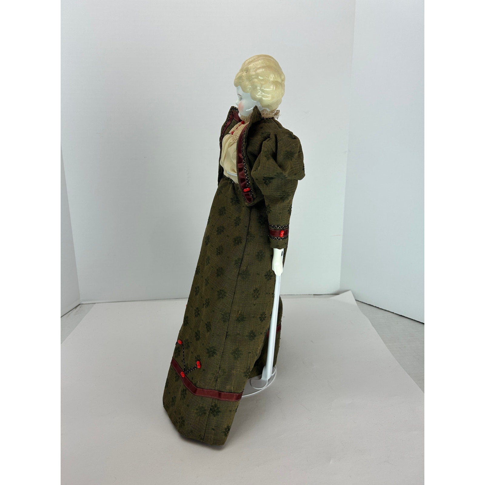 German 18 inch blonde China head doll 1890 turned head provenance attached