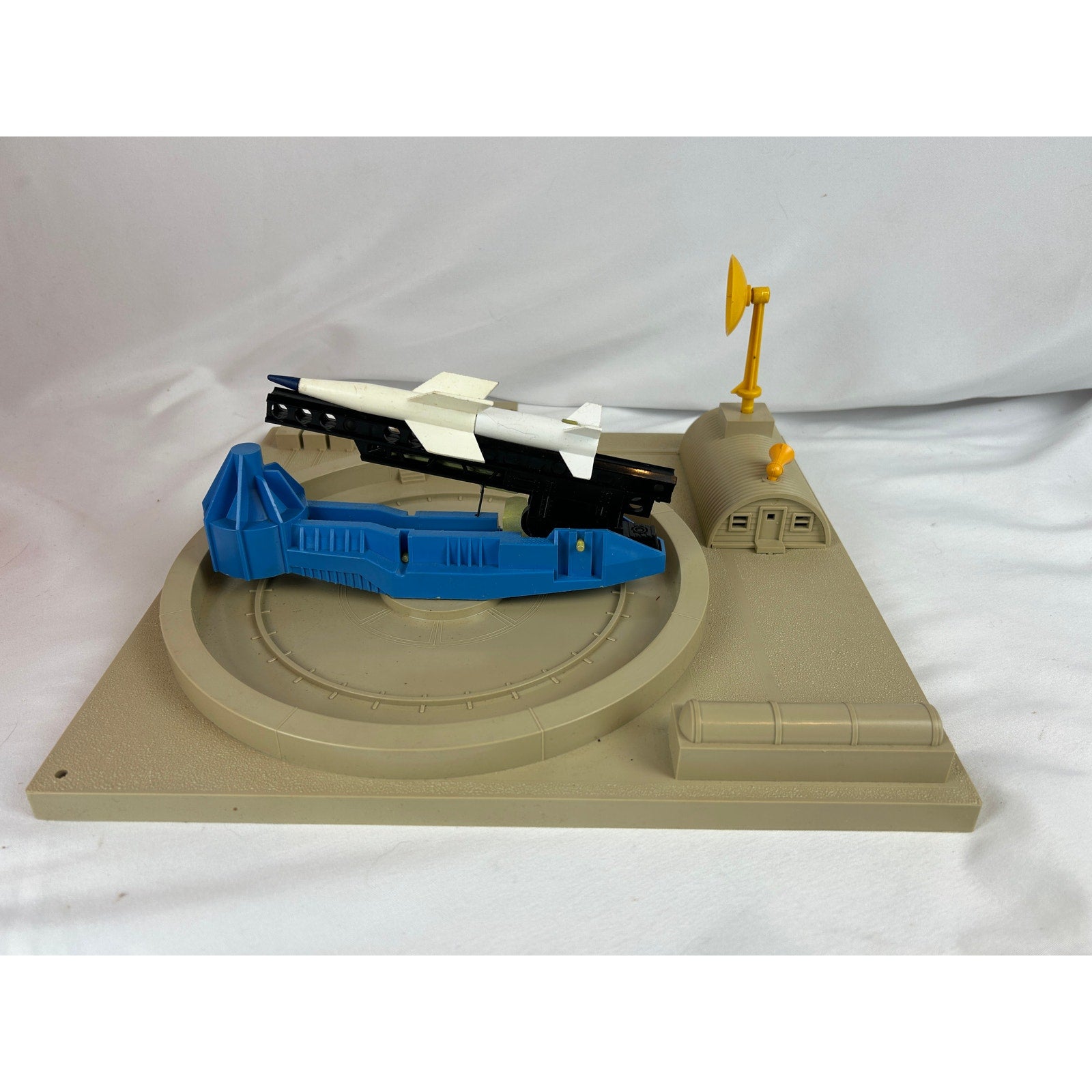 Vintage Lionel 470 Missile Launching Platform O Gauge w Box Working
