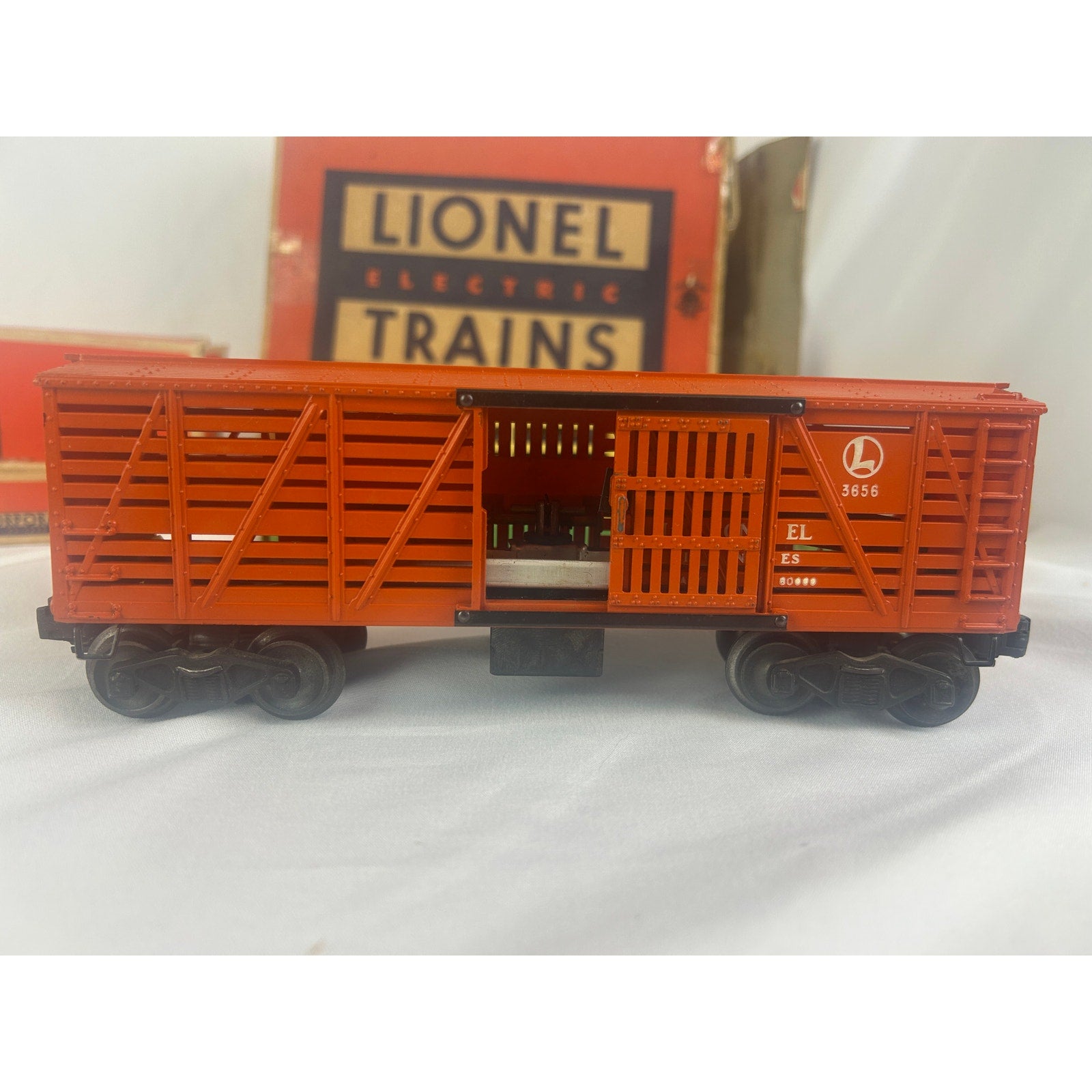 Vintage Lionel 3656 Stockyard Cattle Car Set w Ramp Cows Box Lot