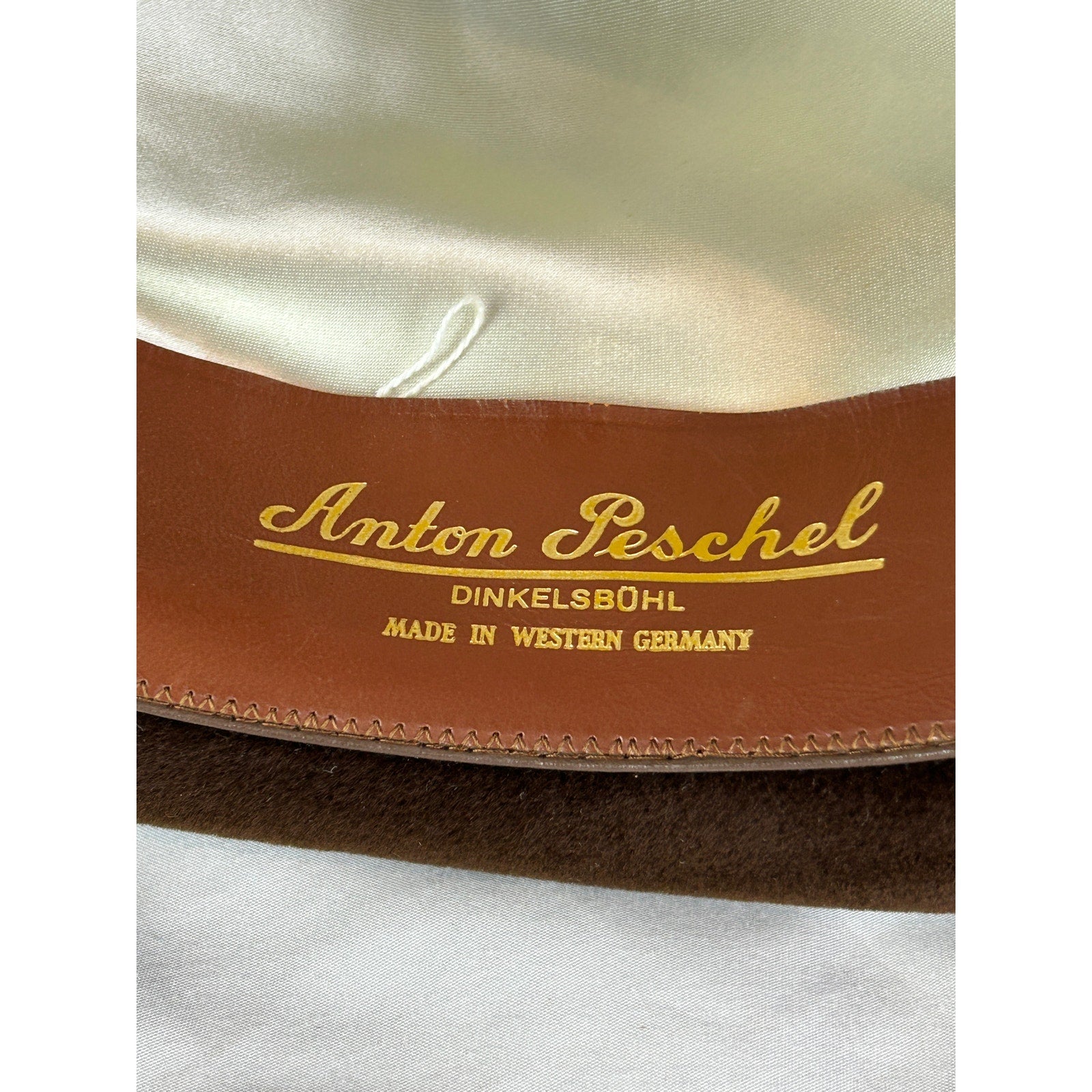 Dobbs Fifth Ave Brown Velour Homburg Hat Size 8 German Made w Box