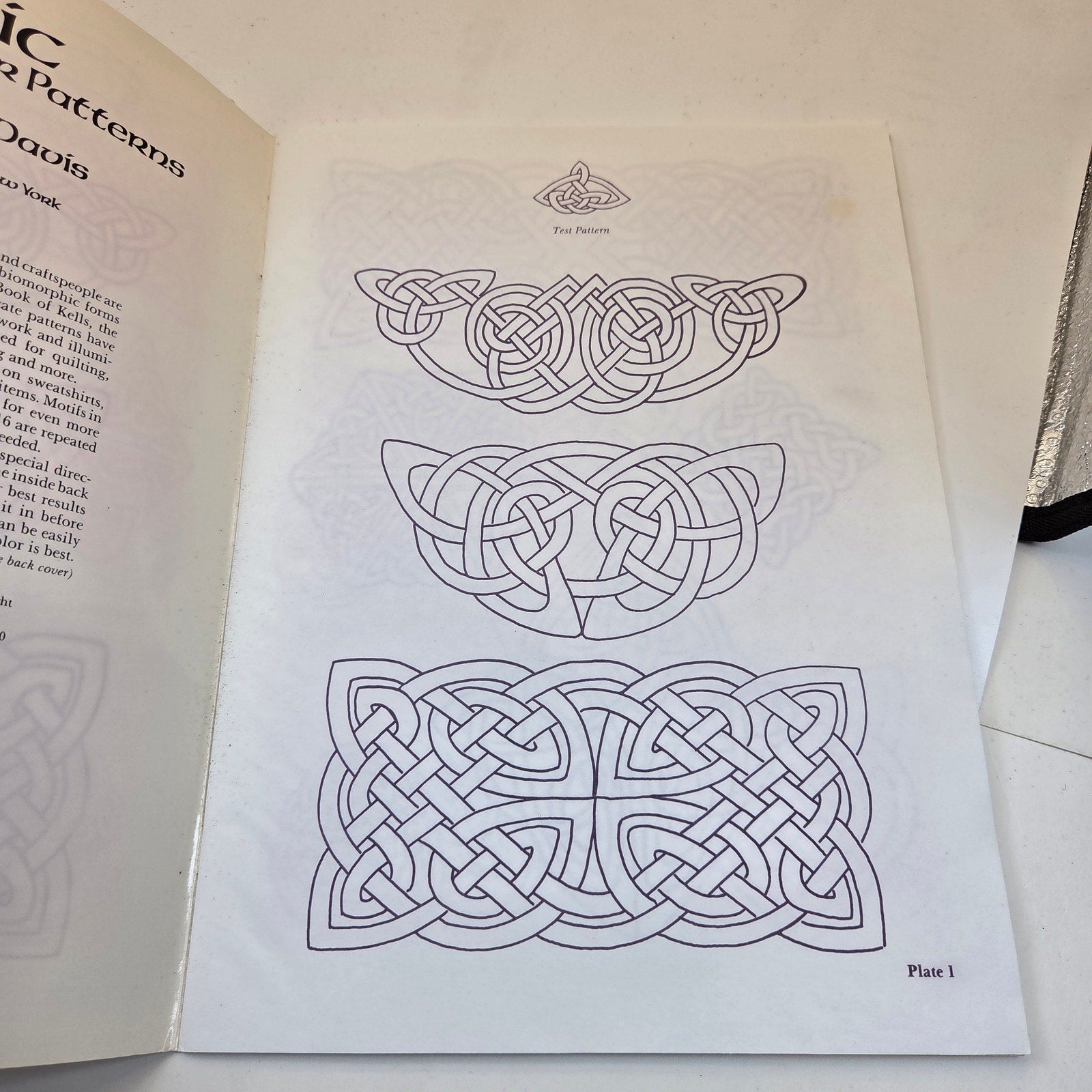 Celtic Iron-On Transfer Patterns Courtney Davis 1989 Dover Craft Book Vintage