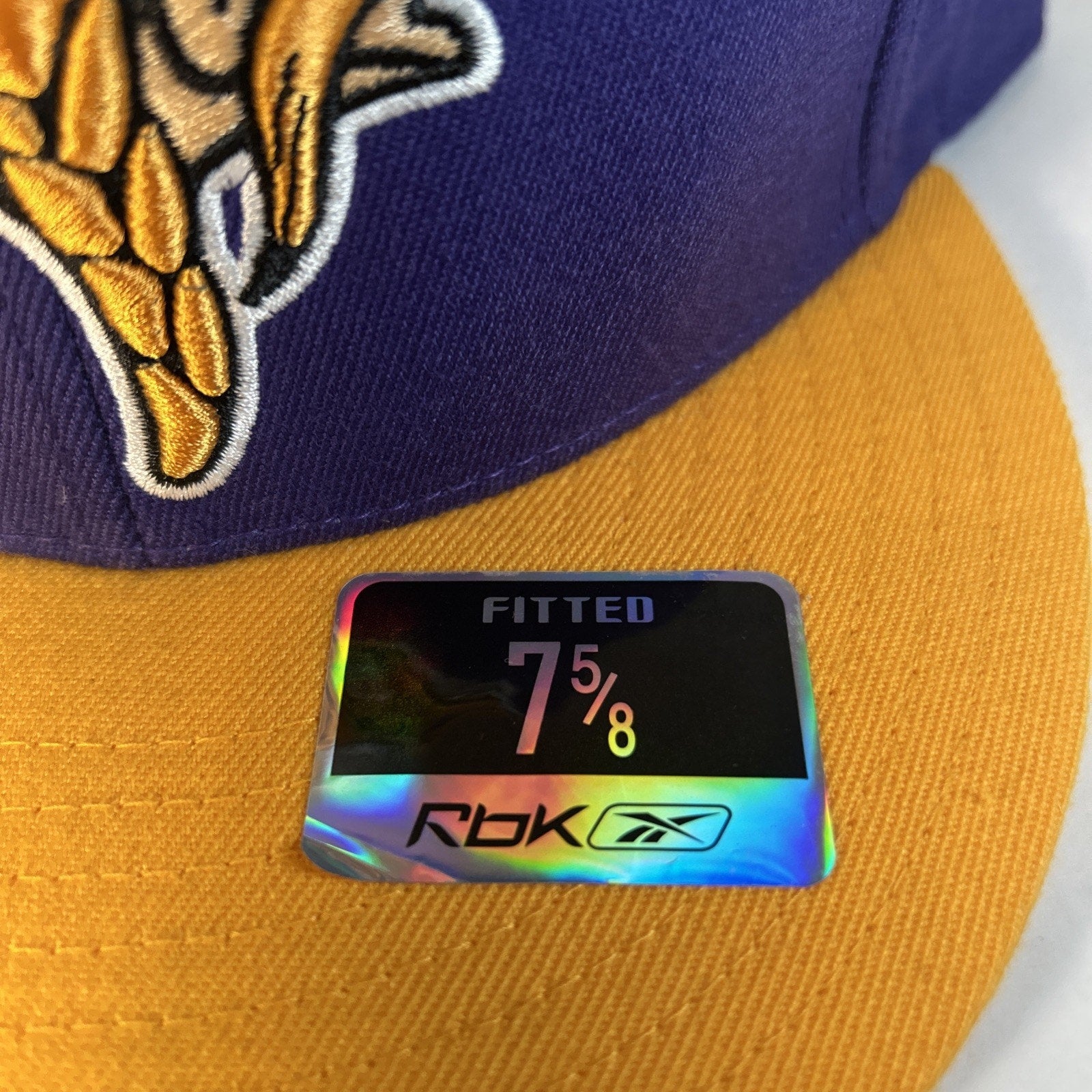 Minnesota Vikings Reebok NFL Fitted Cap Purple Gold Size 7 5/8 Hat Retro Style