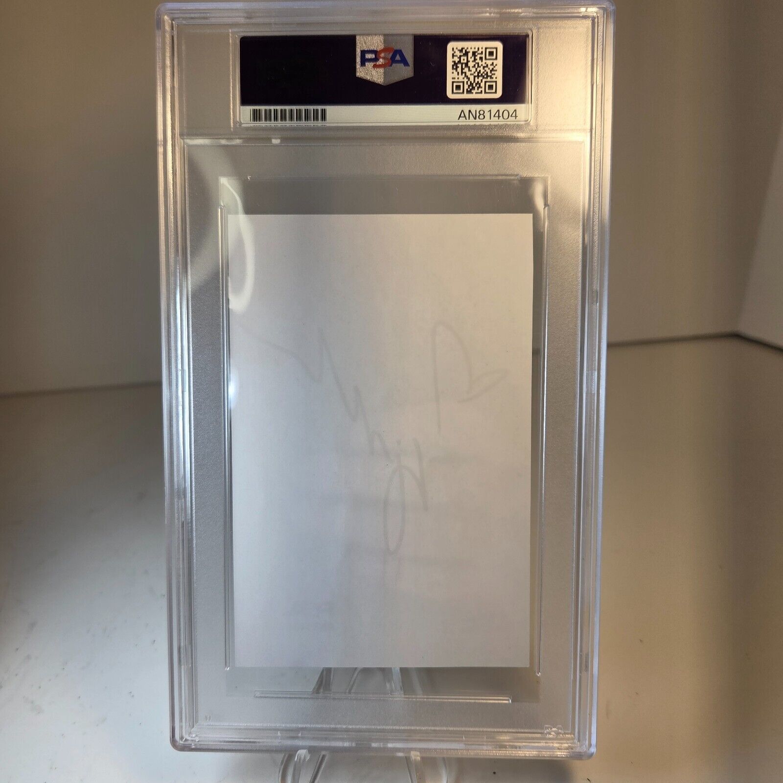 Gisele Bundchen Signed 3x5 Cut Signature w/Heart PSA DNA Slab
