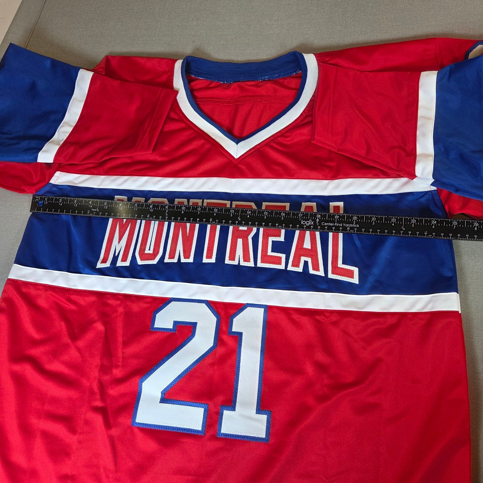Guy Carbonneau "HOF 19" Signed Montreal Canadiens Custom Jersey Beckett Witness