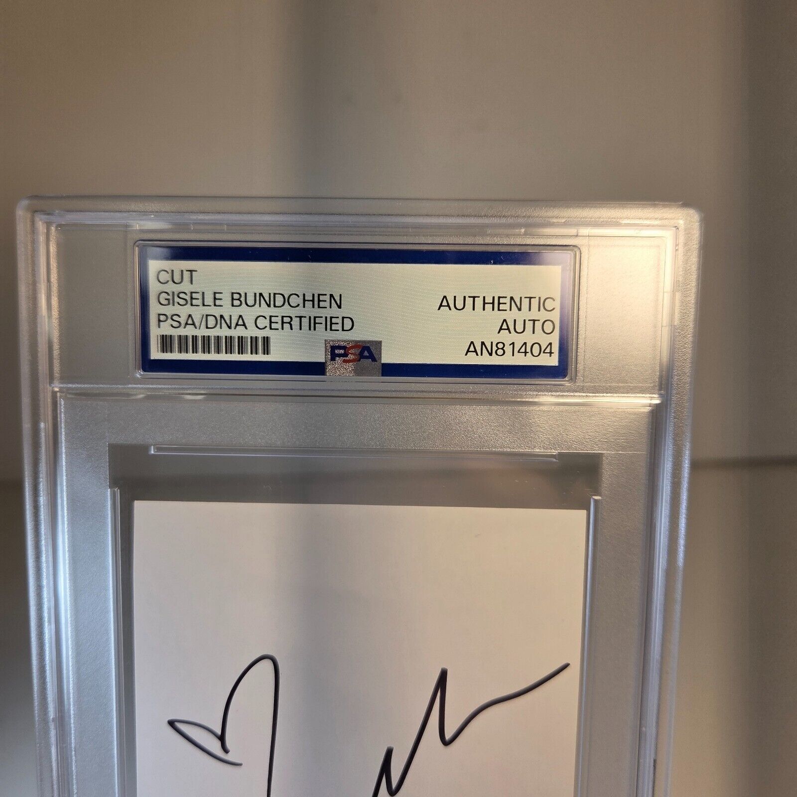 Gisele Bundchen Signed 3x5 Cut Signature w/Heart PSA DNA Slab