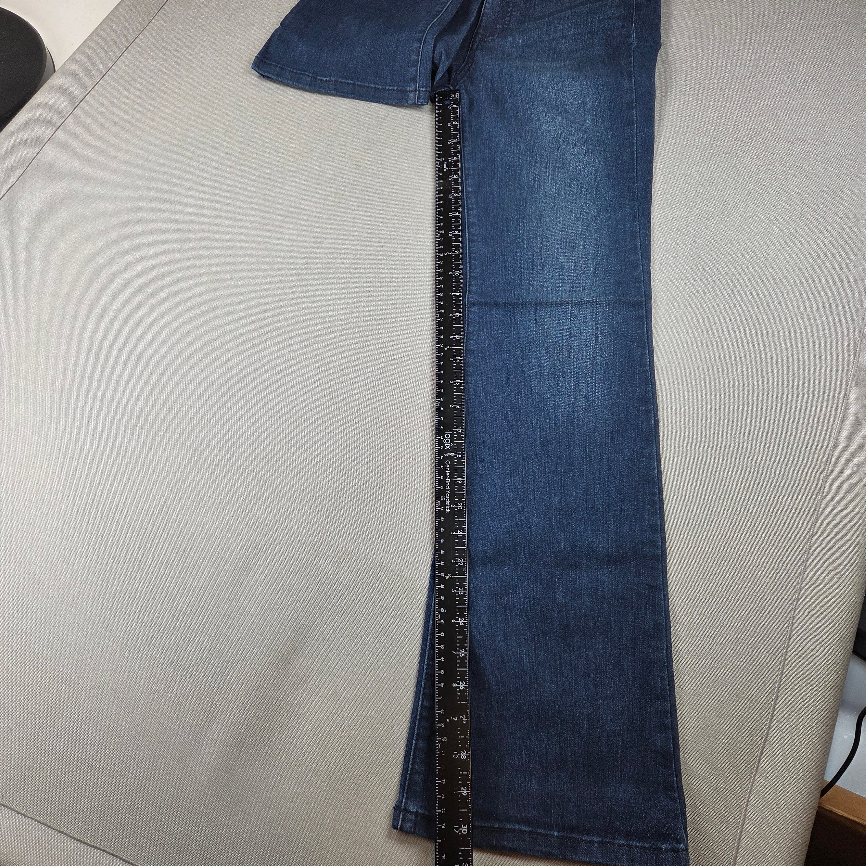 Jessica Simpson Bootcut Jeans Womens Size 4 Mid Rise Slight Flare Stretch