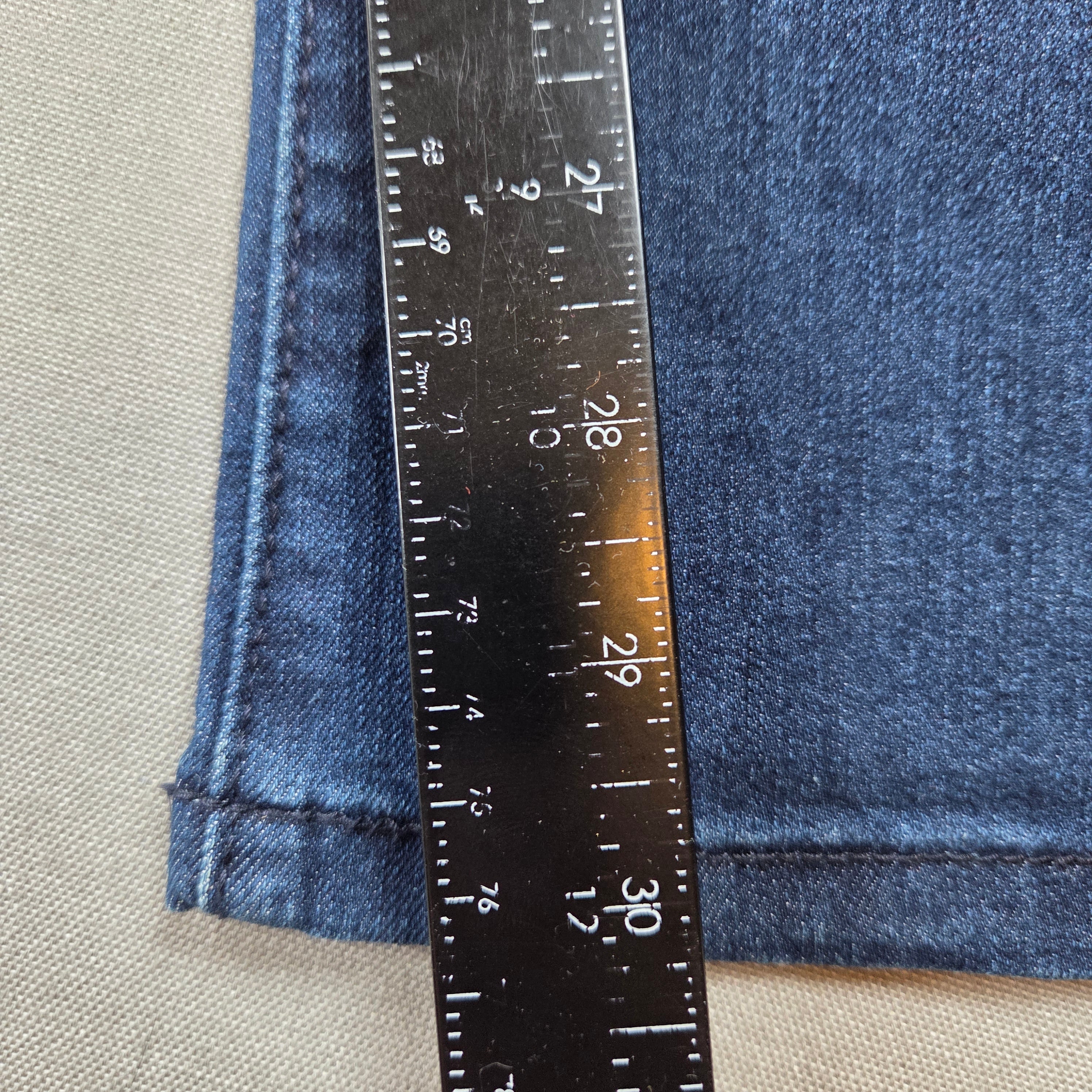 Jessica Simpson Bootcut Jeans Womens Size 4 Mid Rise Slight Flare Stretch