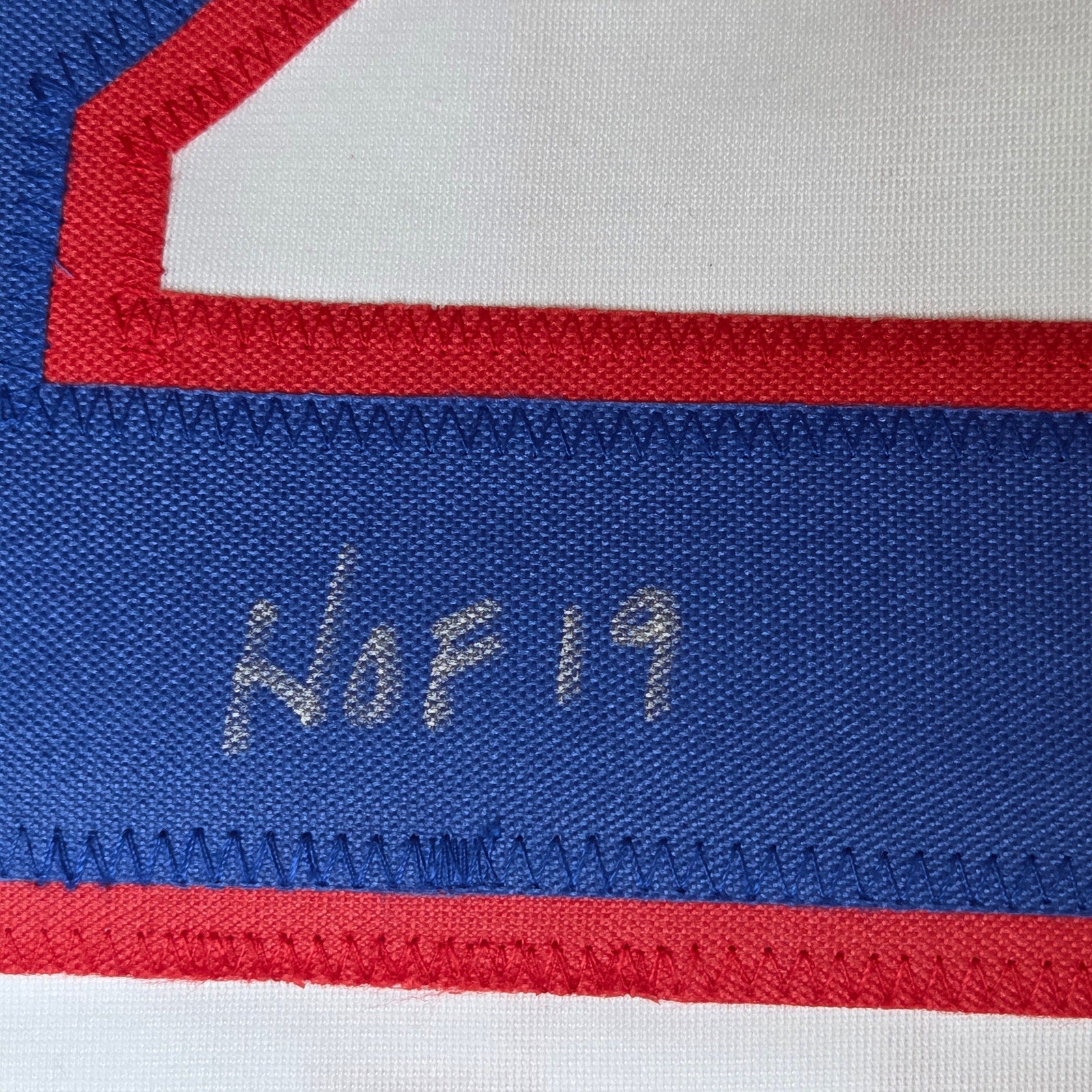 Guy Carbonneau Autographed Montreal Canadiens Jersey HOF 19 Beckett Witness