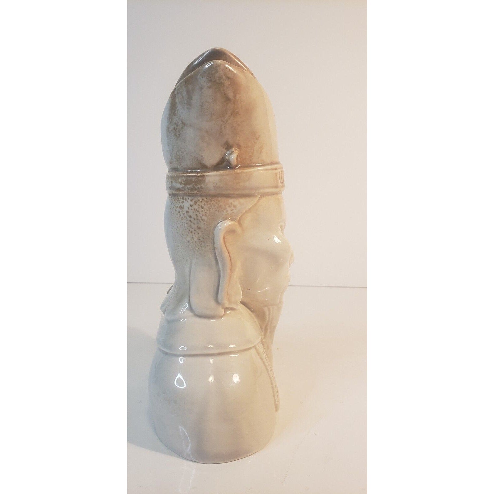 Roselane Pasadena Dove Gray Chinese Modern Bust Figurine 1940s California Pottery