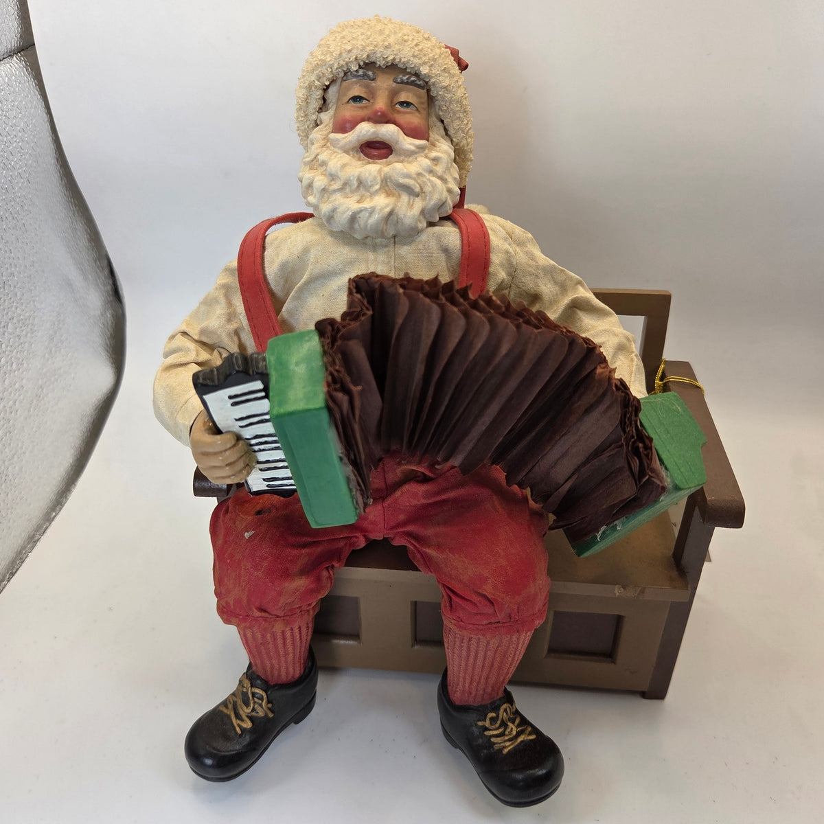Possible Dreams Clothtique A Merry Musician Santa 15094 Musical Figure