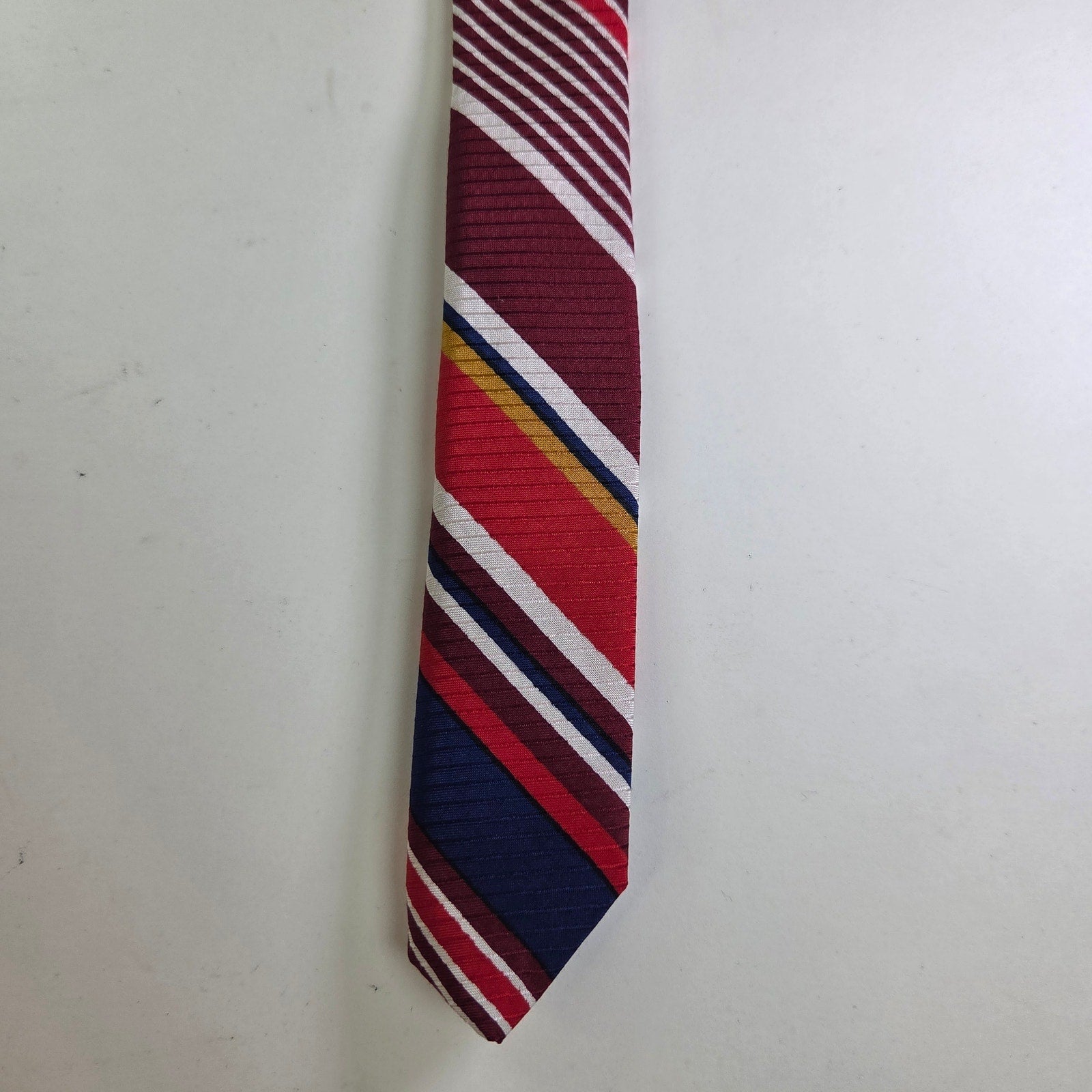 Vintage Resilio Repp Tie Red Navy Stripe 100% Silk Guildstream 4” x 55.5” USA