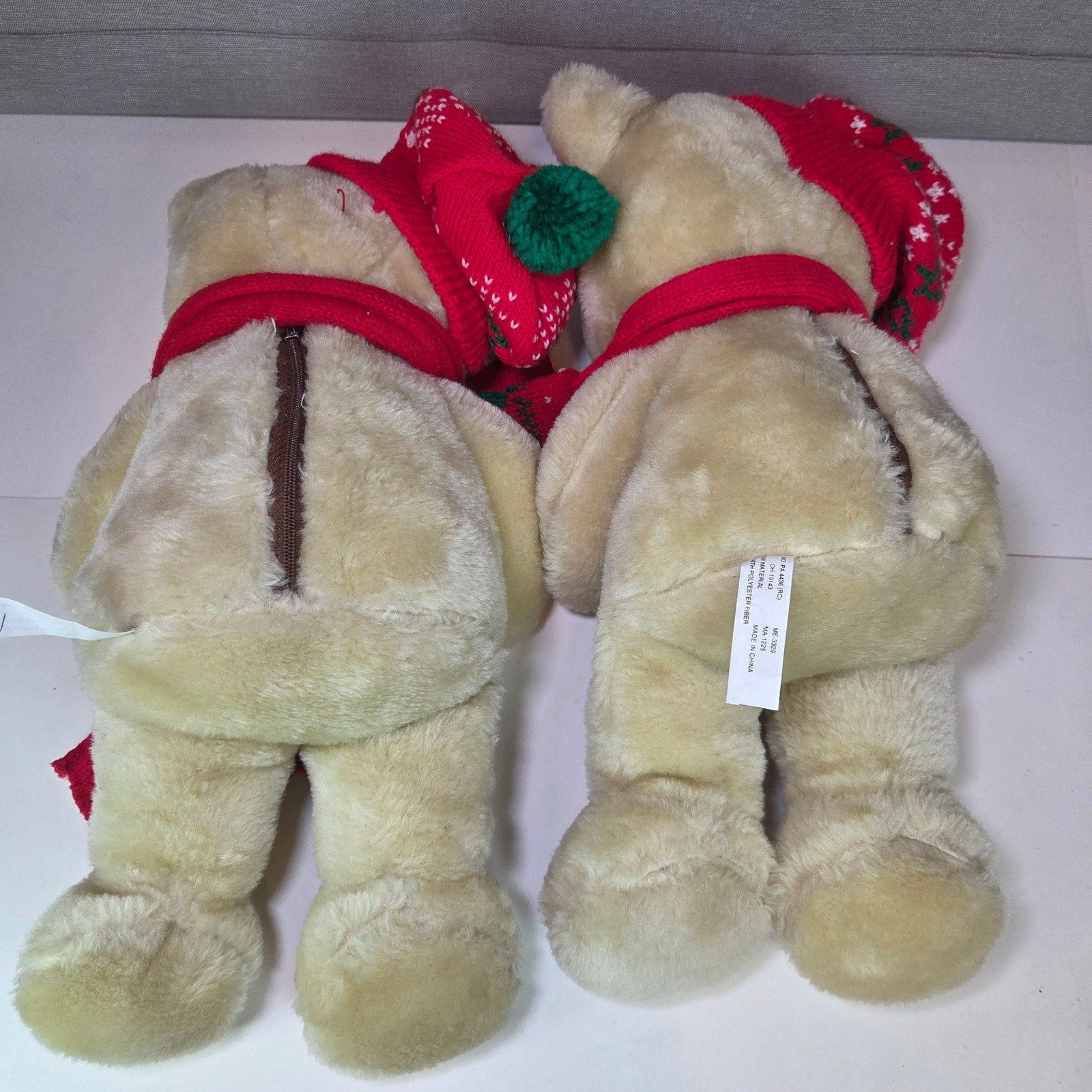 Pair of Christmas Animated Plush Bears Red Hat Scarf Holiday Stuffed Animals,n ;plkpl;