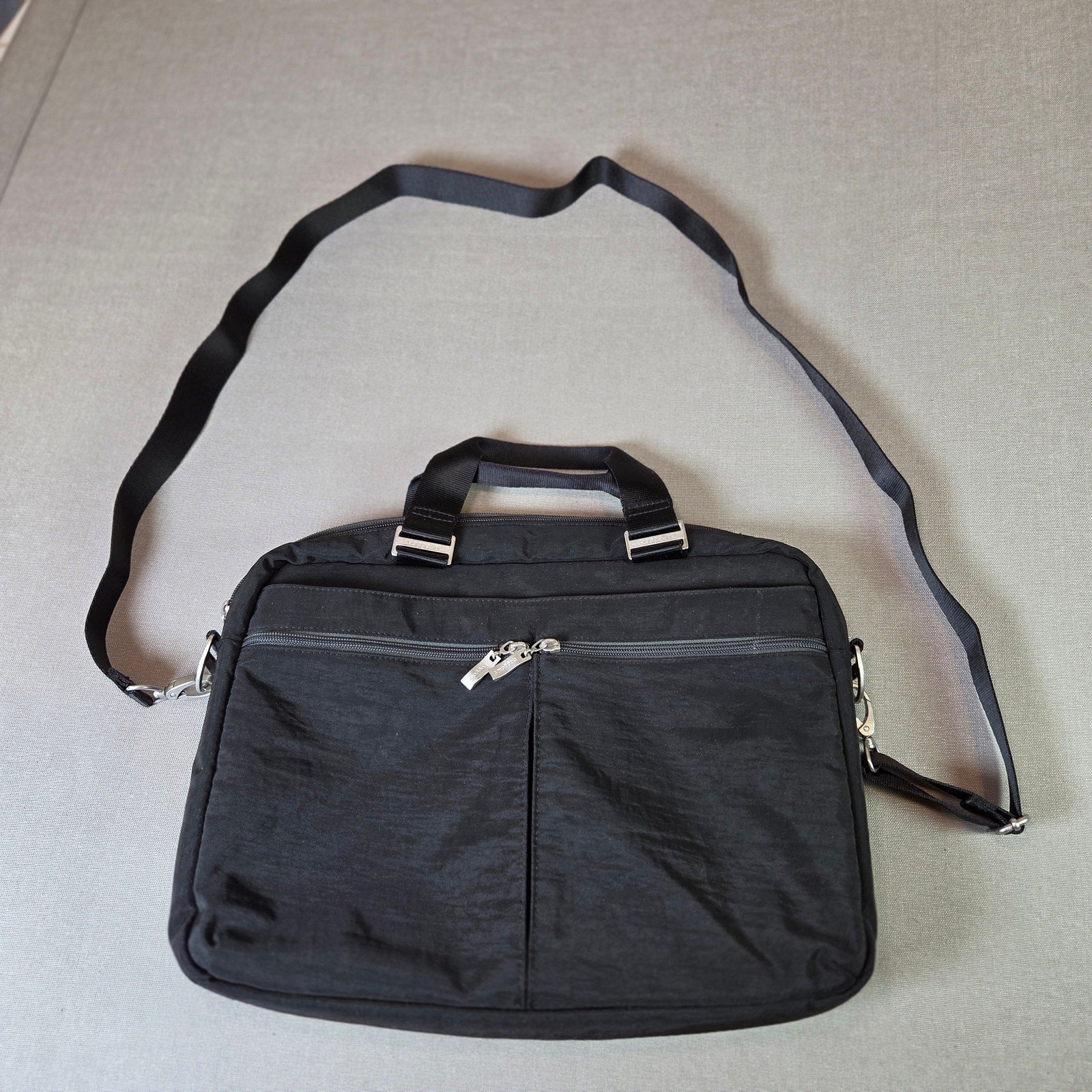 Baggallini Large Black Nylon Crossbody Laptop Travel Bag Organizer