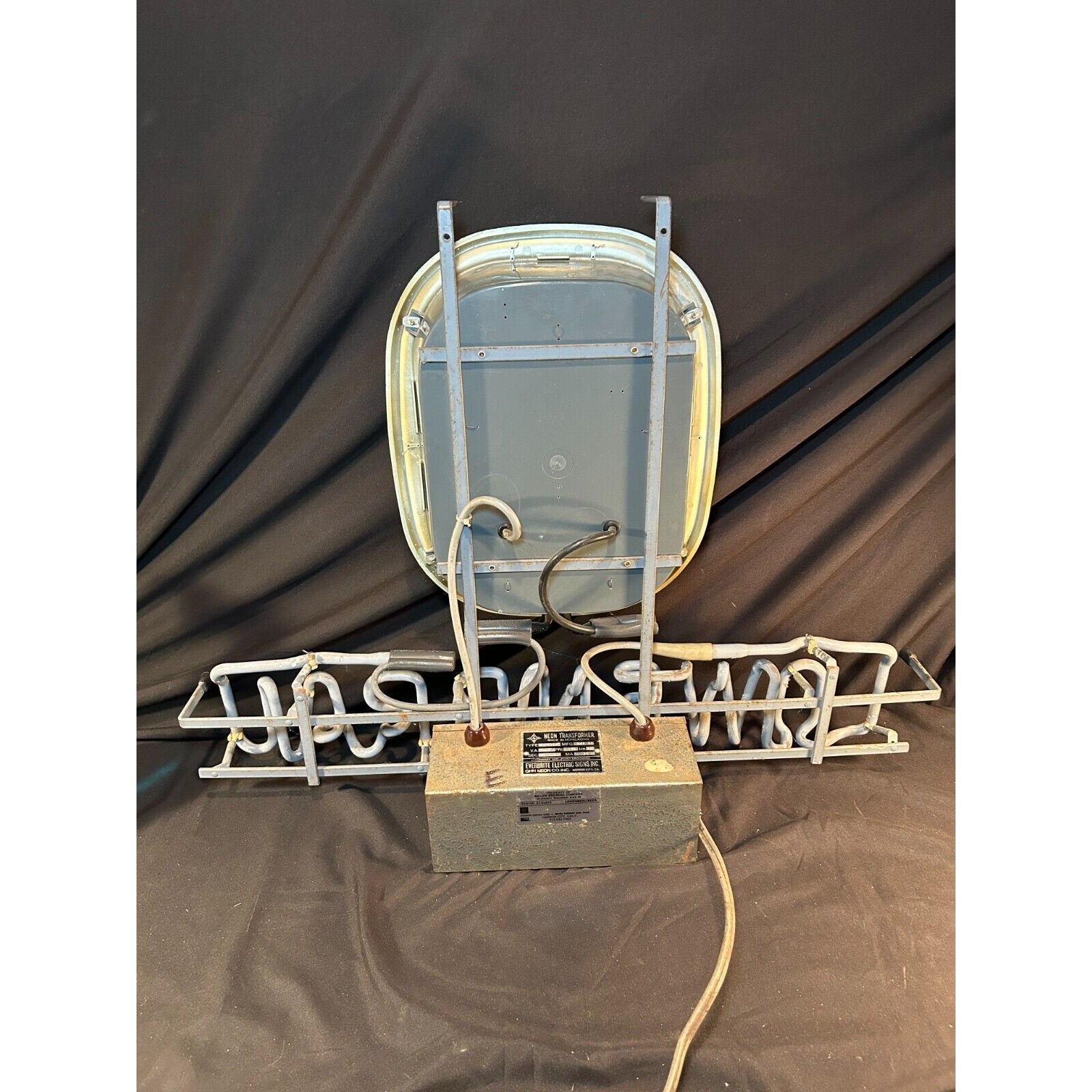 Lowenbrau Vintage Neon Beer Sign 1983 Lighted Bar Advertising USA
