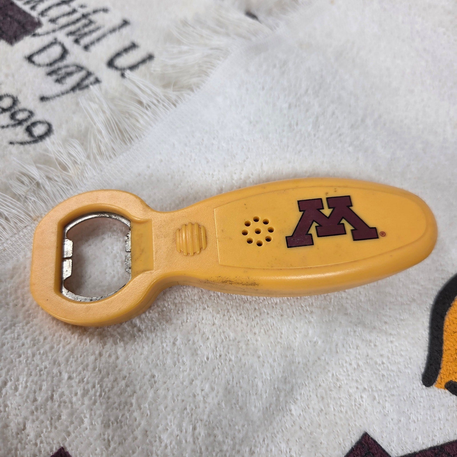 University Minnesota Golden Gophers Fan Lot Towels Pins Lanyard Koozie More