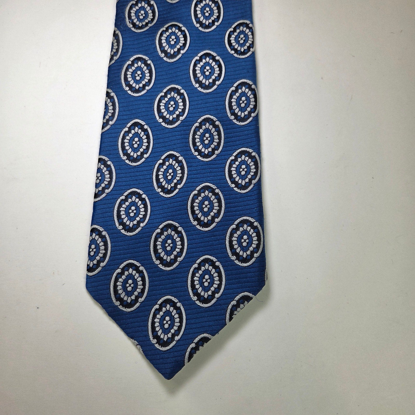 Vintage Dayton’s Blue Medallion Tie 4.25" Wide Polyester Retro Classic