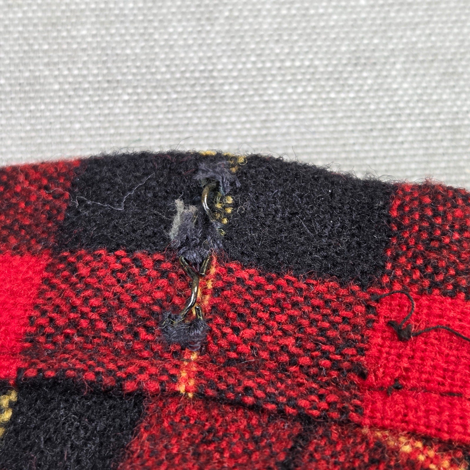 Vintage Red Black Plaid Circle Skirt Tartan A Line Wool Blend 25 In Hook Closure