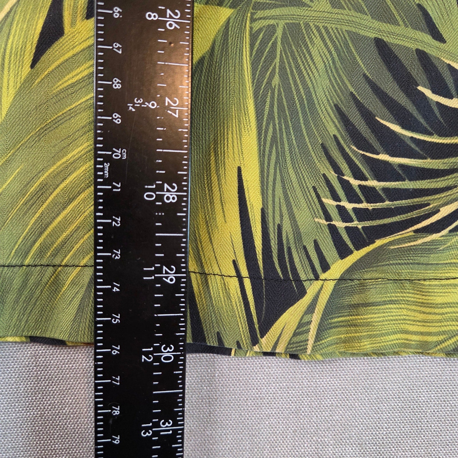 Tommy Bahama Relax Silk Camp Shirt Men’s XL Palm Leaf Tropical Hawaiian Top