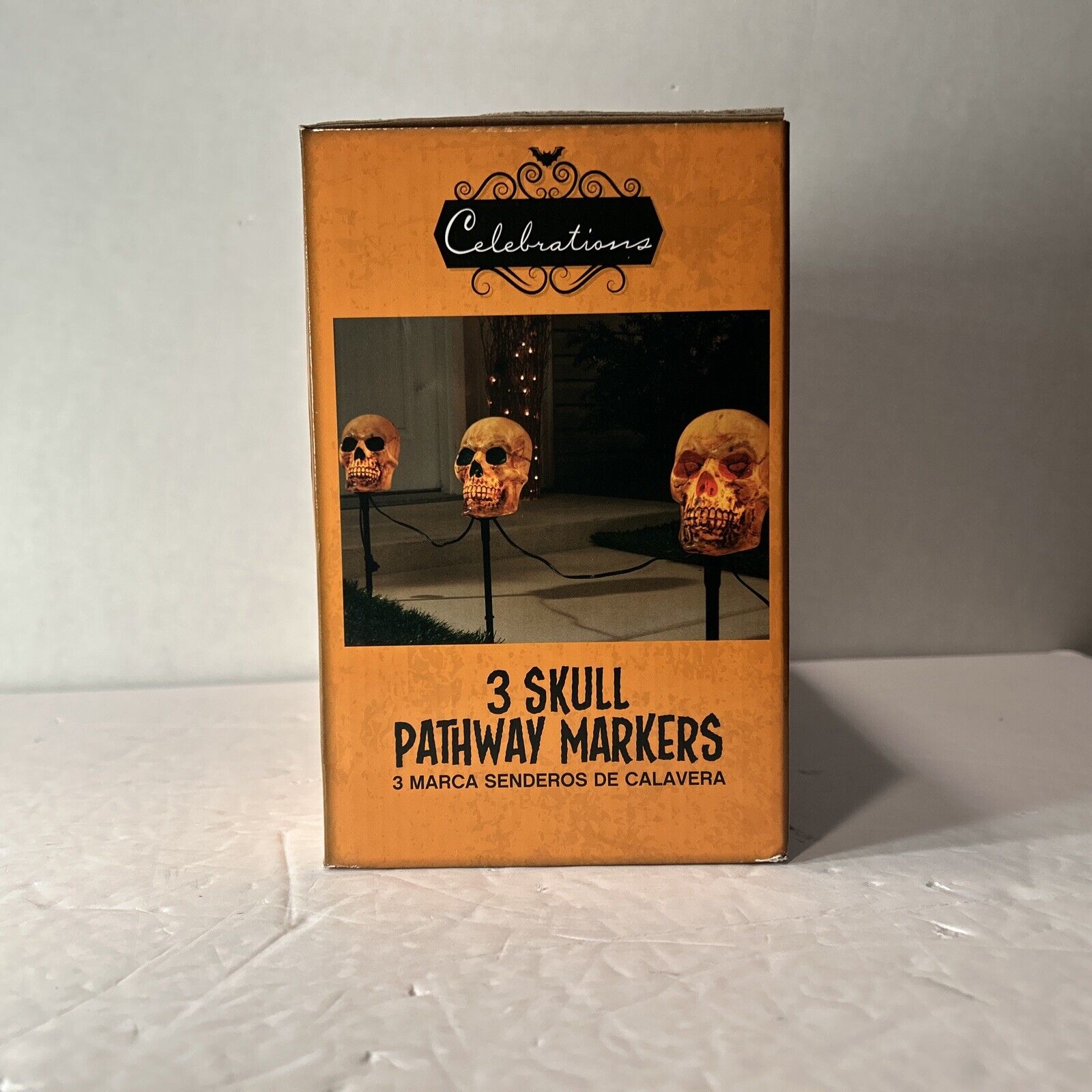 New Celebration 3 Skull Pathway Markers Halloween Outdoor Lights 3 Ft