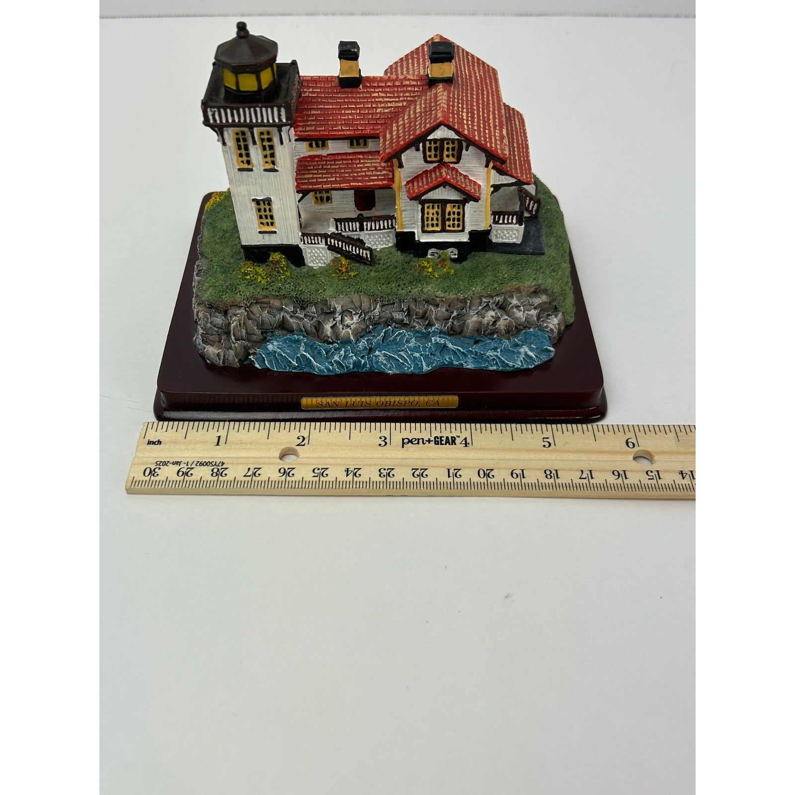 Oneida Studios Lighthouse Point Collection San Luis Obispo CA 1998 Figurine