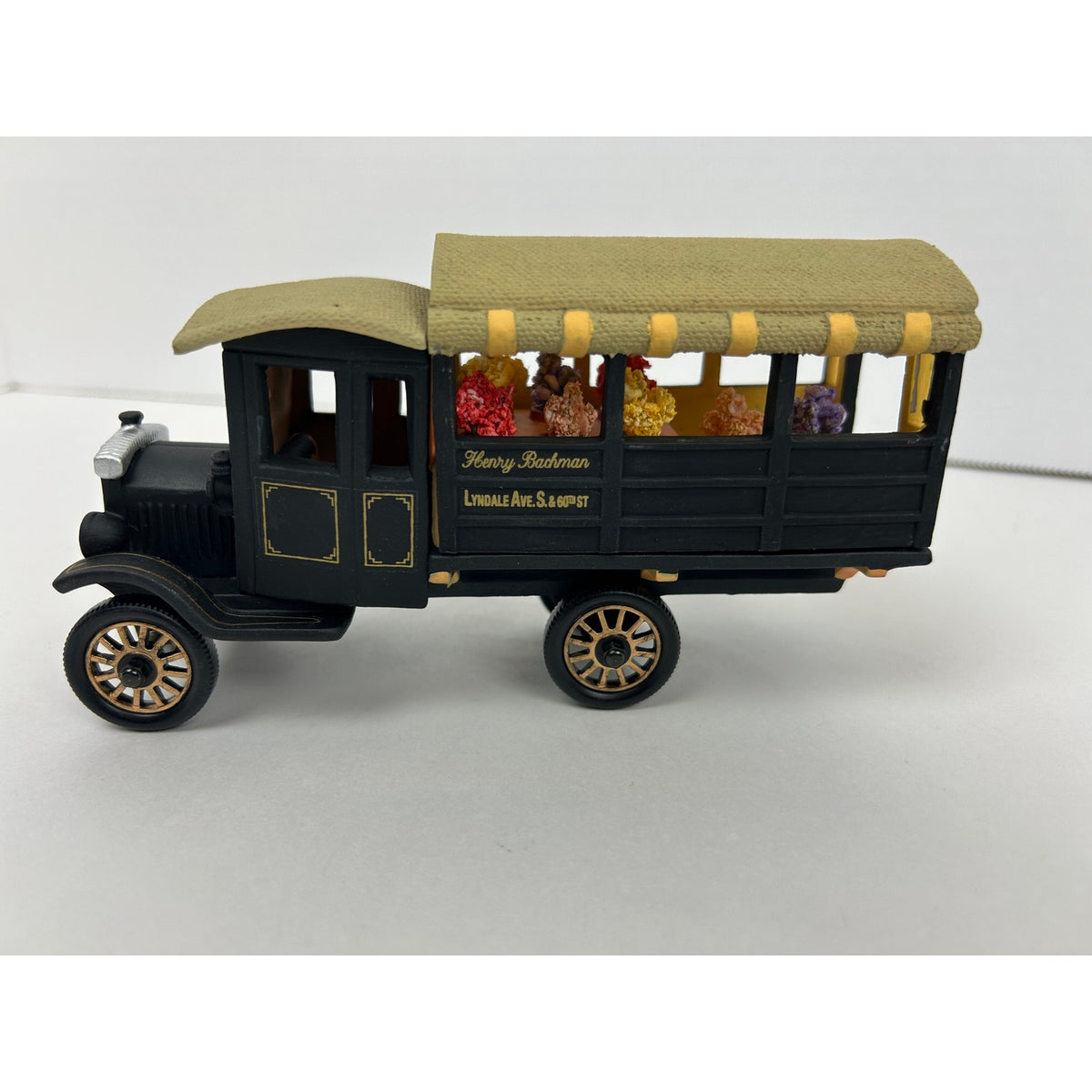 Department 56 Heritage Village 1919 Bachman Wilcox Truck with Box