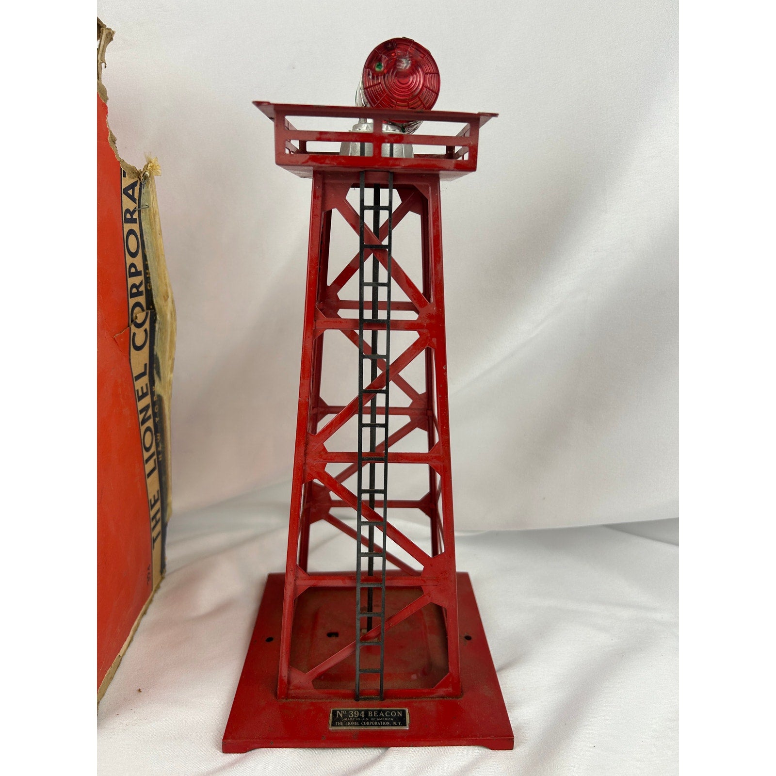 Vintage Lionel 394 Beacon Light Tower With Box Parts Untested