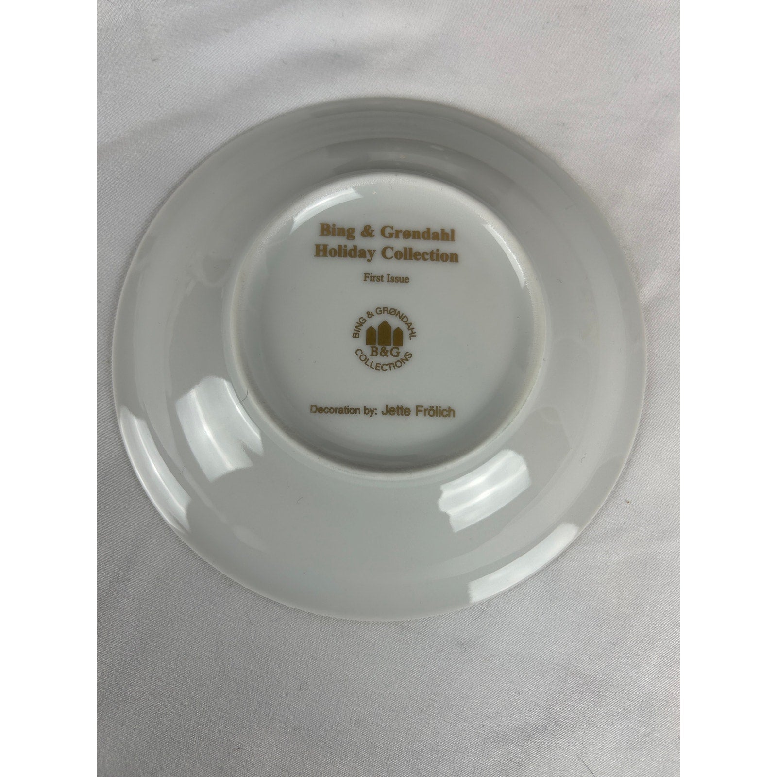 Bing Grondahl Holiday Collection 1997 Cup Saucer Tea Plate Set Denmark