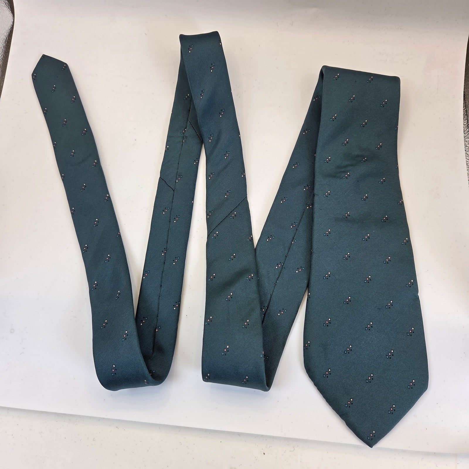 Vintage Christian Dior Silk Necktie USA Geometric Foulard Green 3.25 x 58
