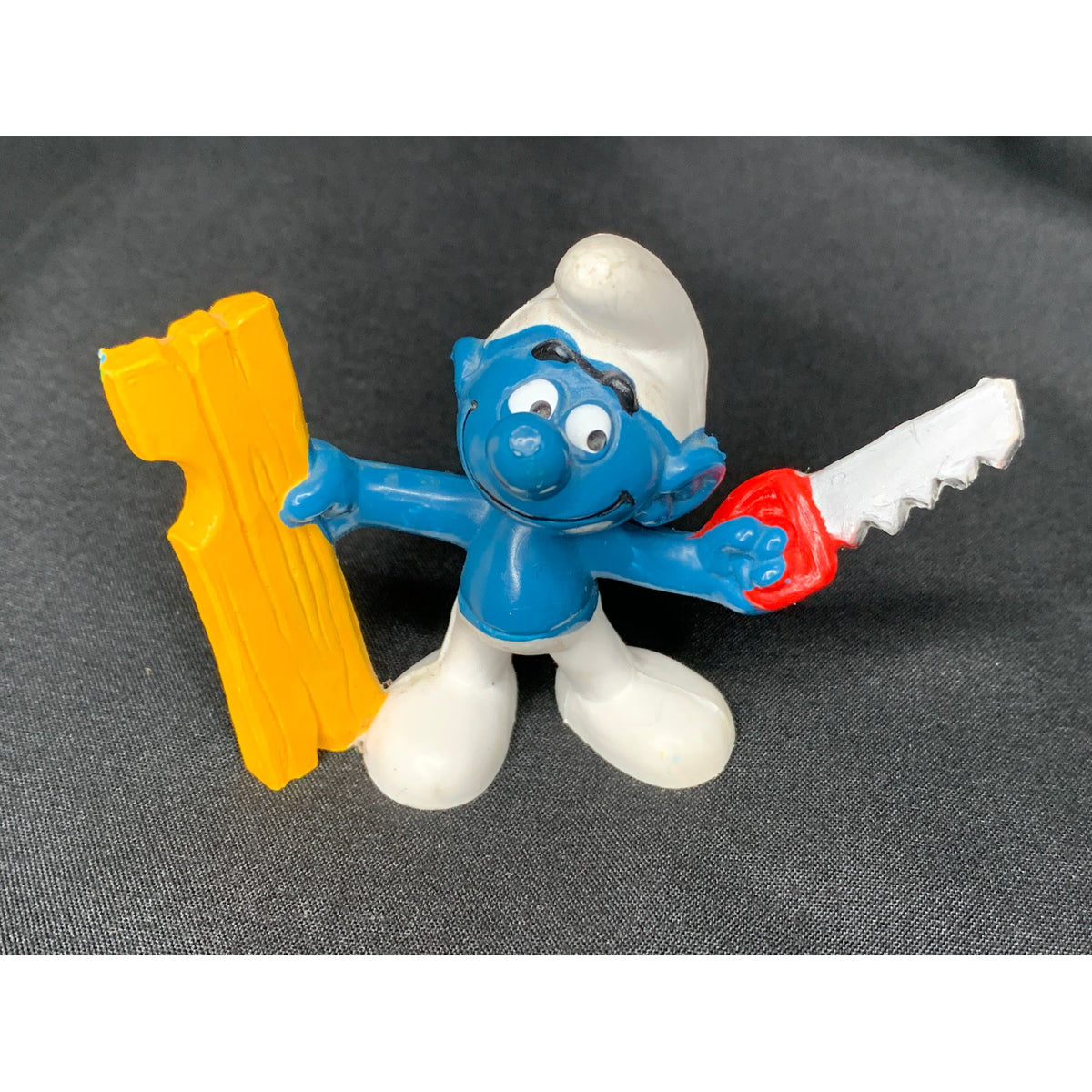 1979 Schleich Peyo Handy Smurf Carpenter Saw Wood #20112 Hong Kong Vintage