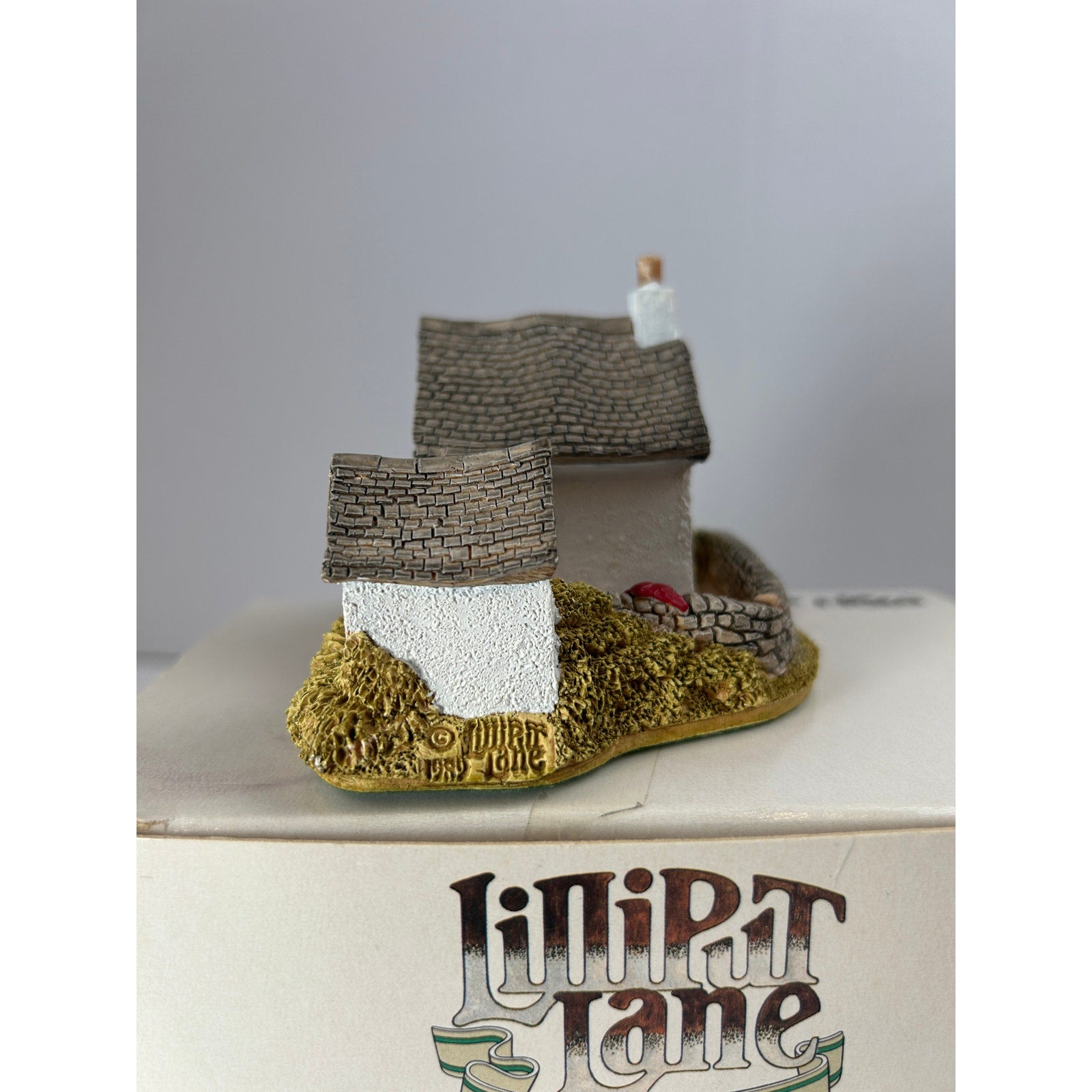 Lilliput Lane “St. Columba’s School” Signed Cottage Boxed with Deed